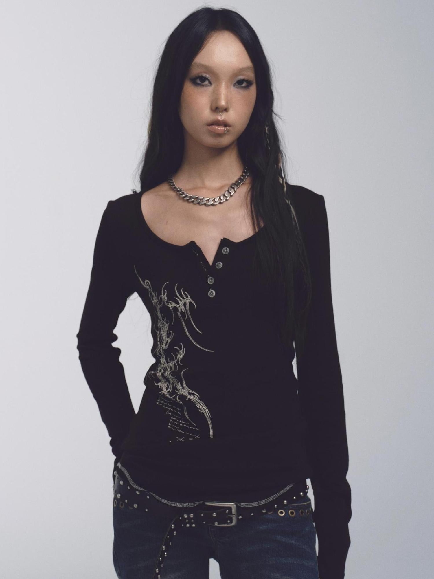 NONAME SPACE Cross Stitch Print Knit Sweater With Skull Buttons And Curved Hem