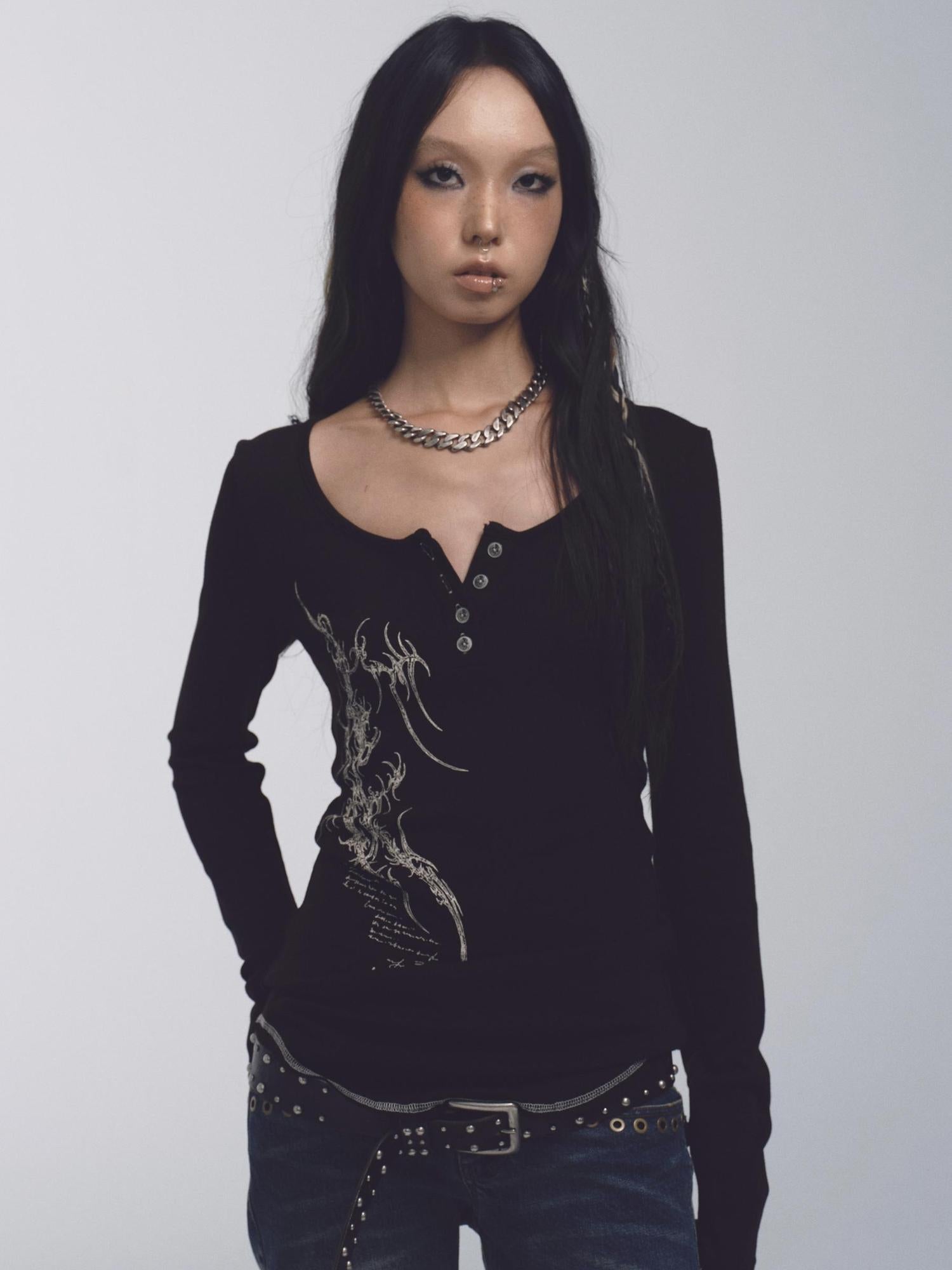 NONAME SPACE Cross Stitch Print Knit Sweater With Skull Buttons And Curved Hem