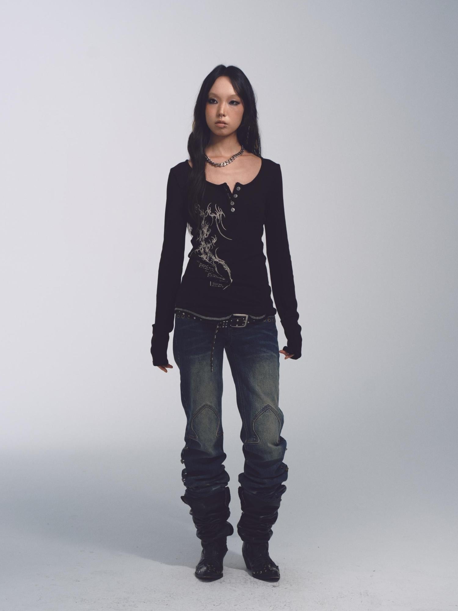 NONAME SPACE Cross Stitch Print Knit Sweater With Skull Buttons And Curved Hem