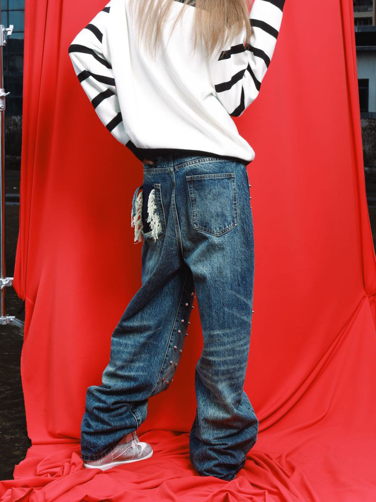 DETW OnLine Washed Distressed Studded Back Pocket Women&