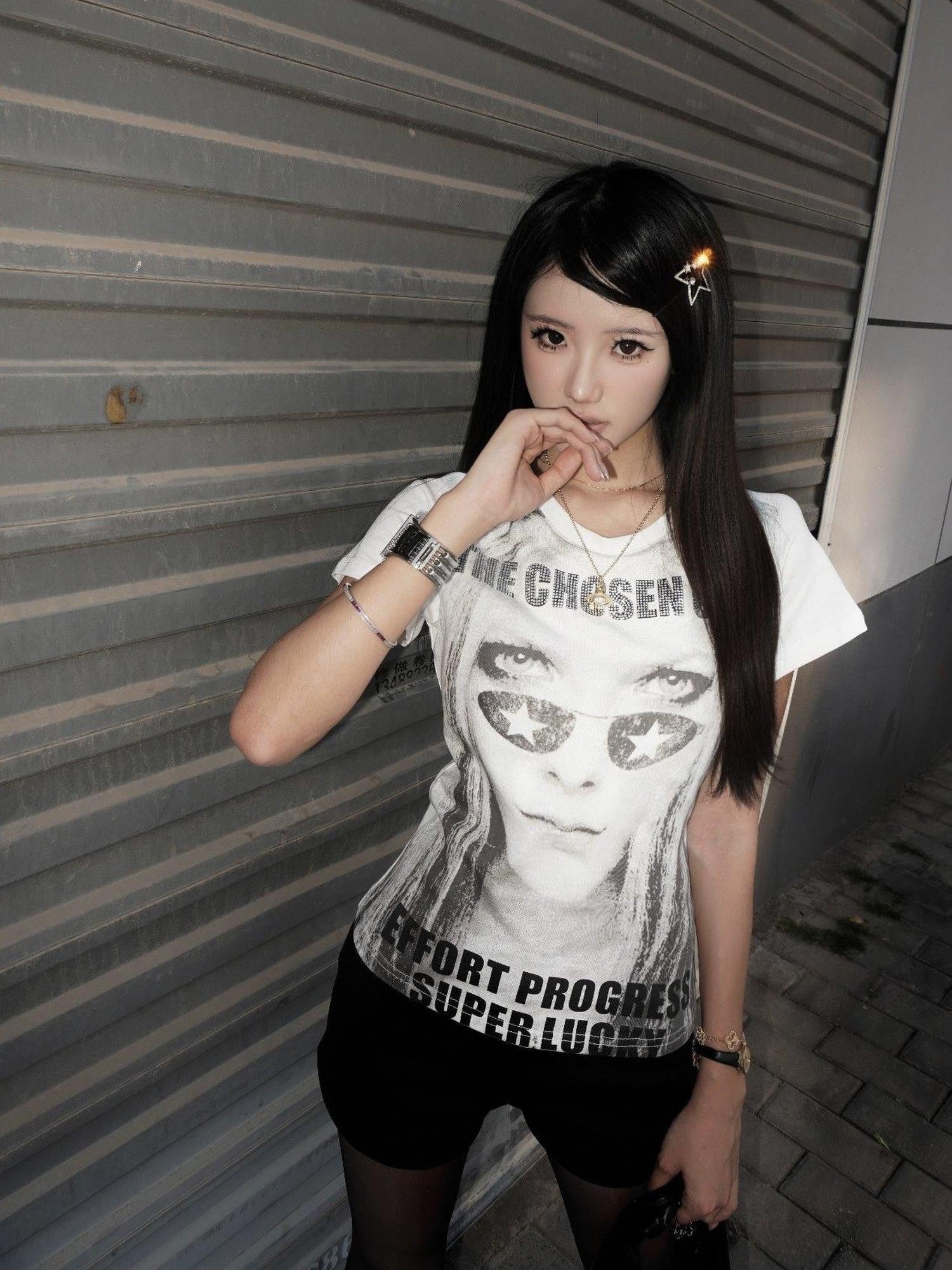 DETW onLine Allover Girl Portrait Punk Rhinestone Print Women&