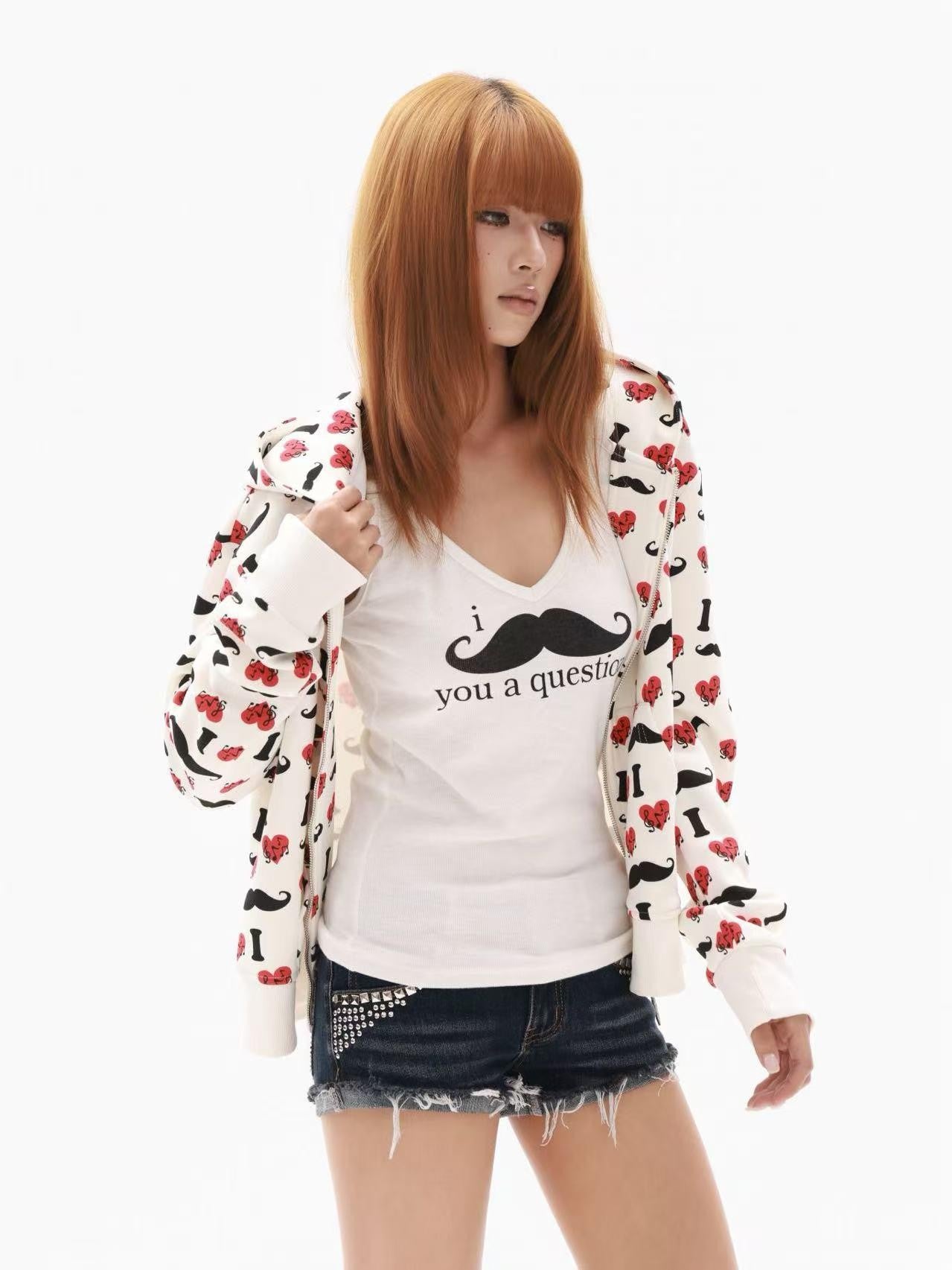 DETW onLine Beige I Love Moustache Heart Print Cropped Women&