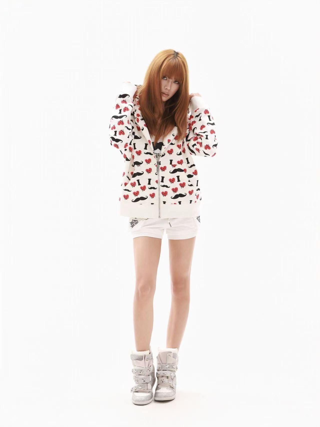 DETW onLine Beige I Love Moustache Heart Print Cropped Women&