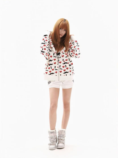 DETW onLine Beige I Love Moustache Heart Print Cropped Women&