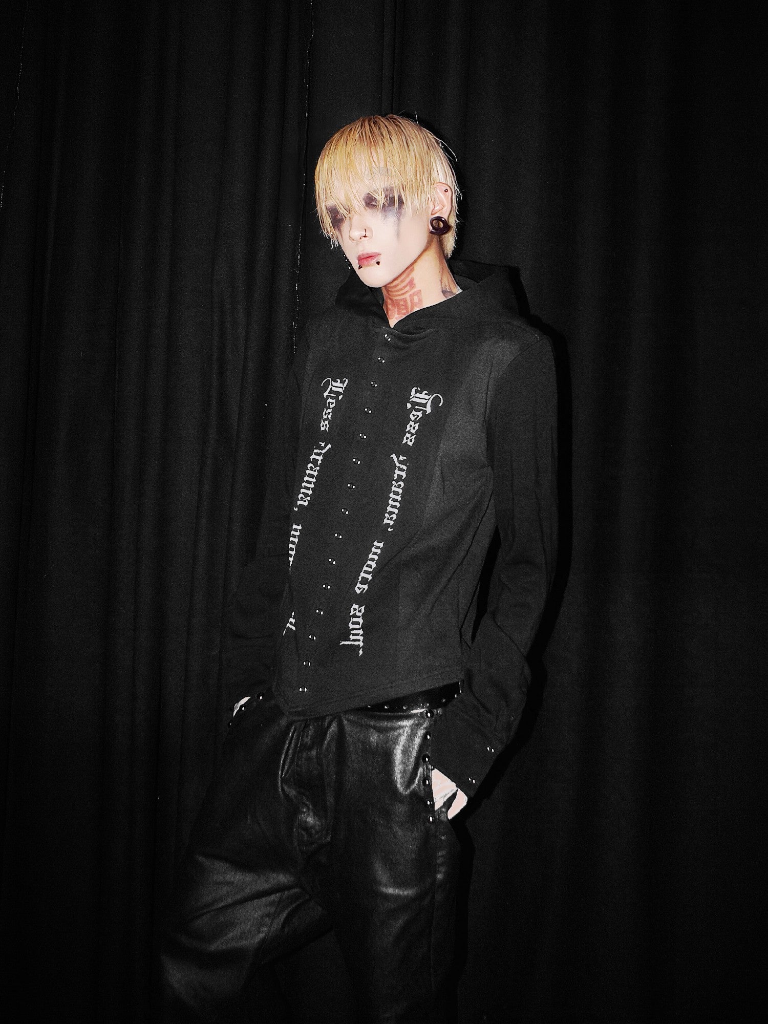 DETW onLine Black Gothic Button Placket Digital Print Women&