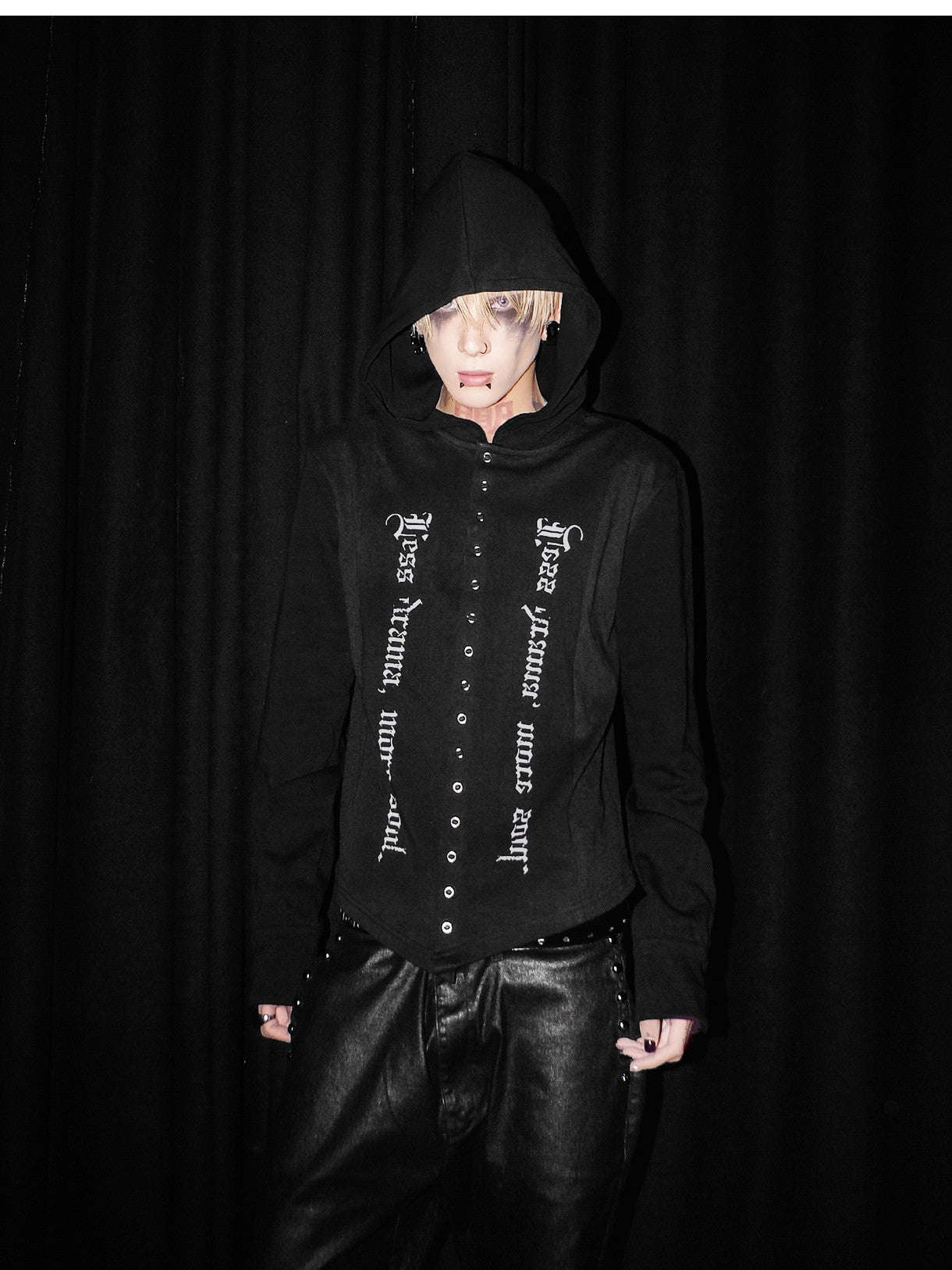 DETW onLine Black Gothic Button Placket Digital Print Women&