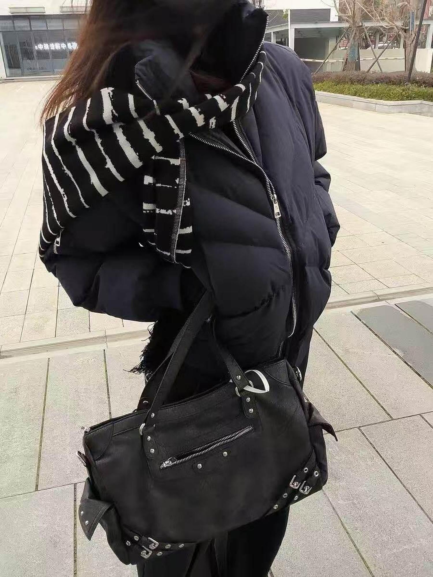 DETW onLine Black White Striped Distressed Thorn Knit Tassel Women&