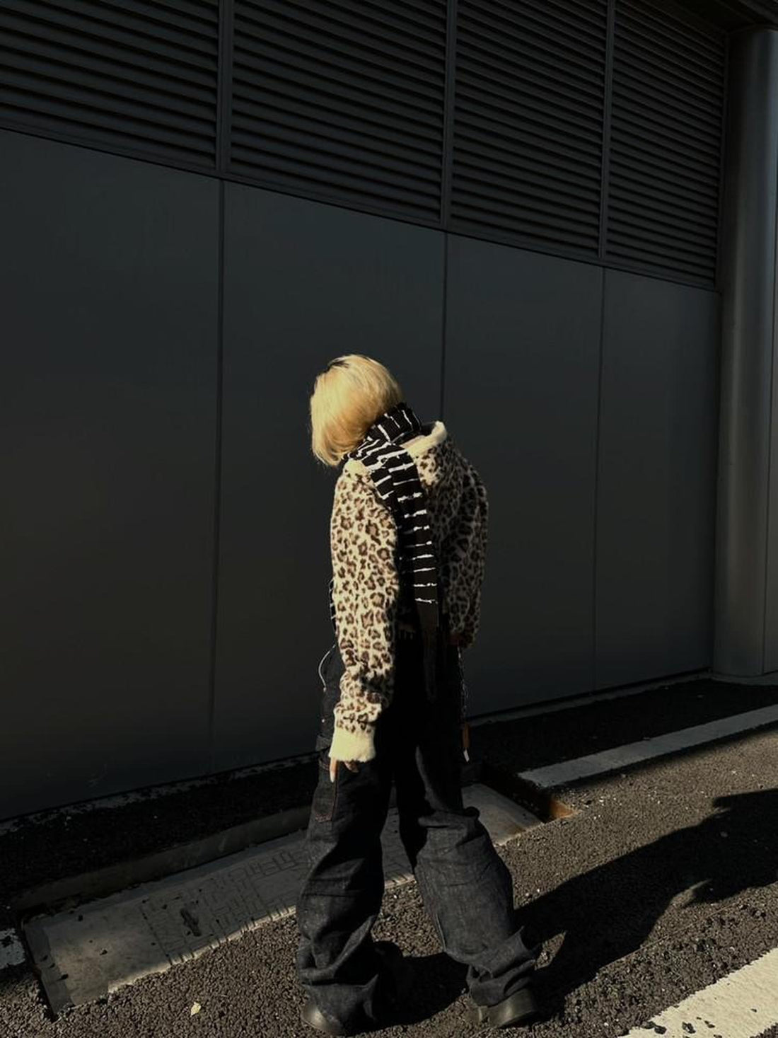 DETW onLine Black White Striped Distressed Thorn Knit Tassel Women&