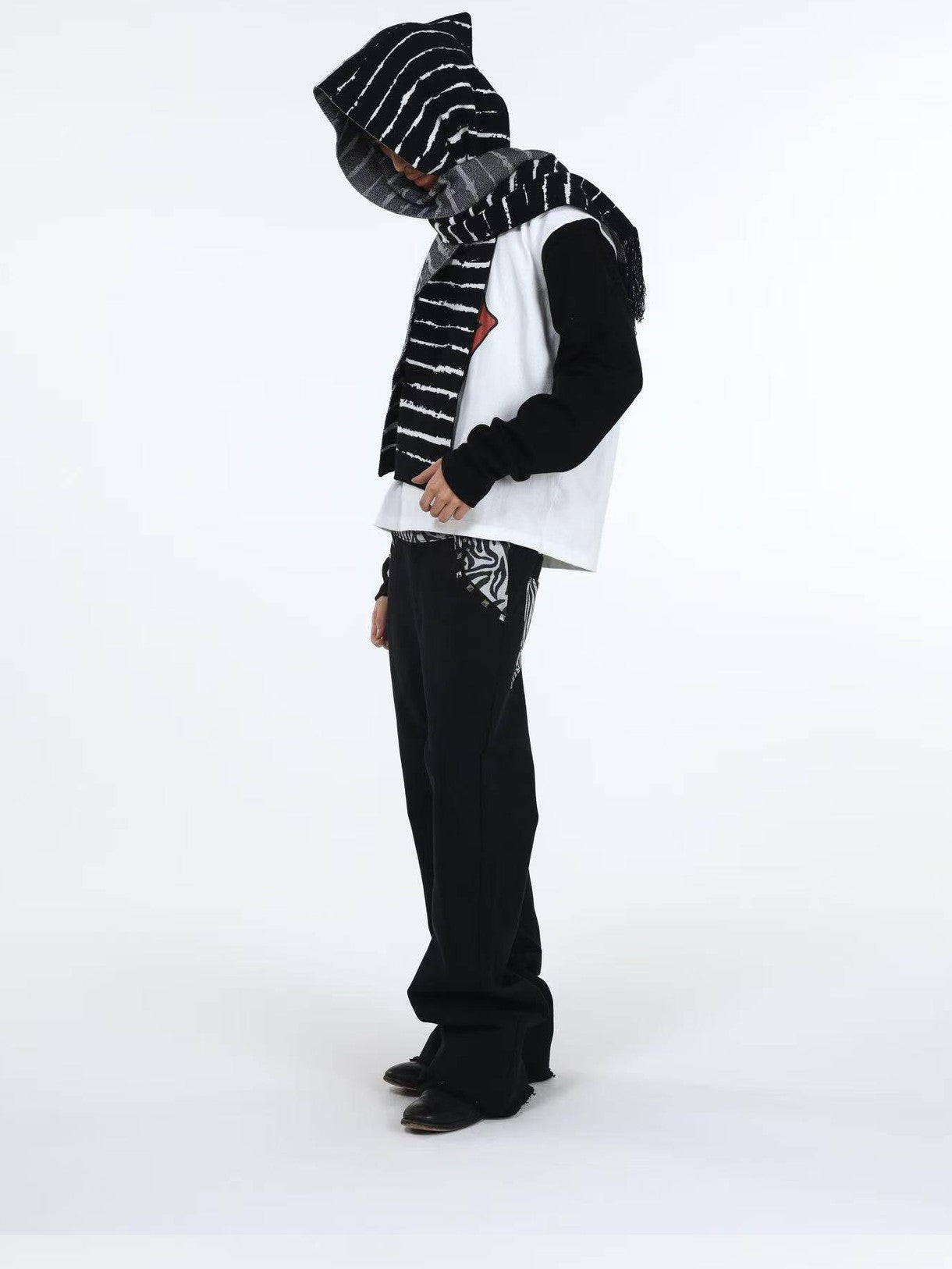 DETW onLine Black White Striped Distressed Thorn Knit Tassel Women&