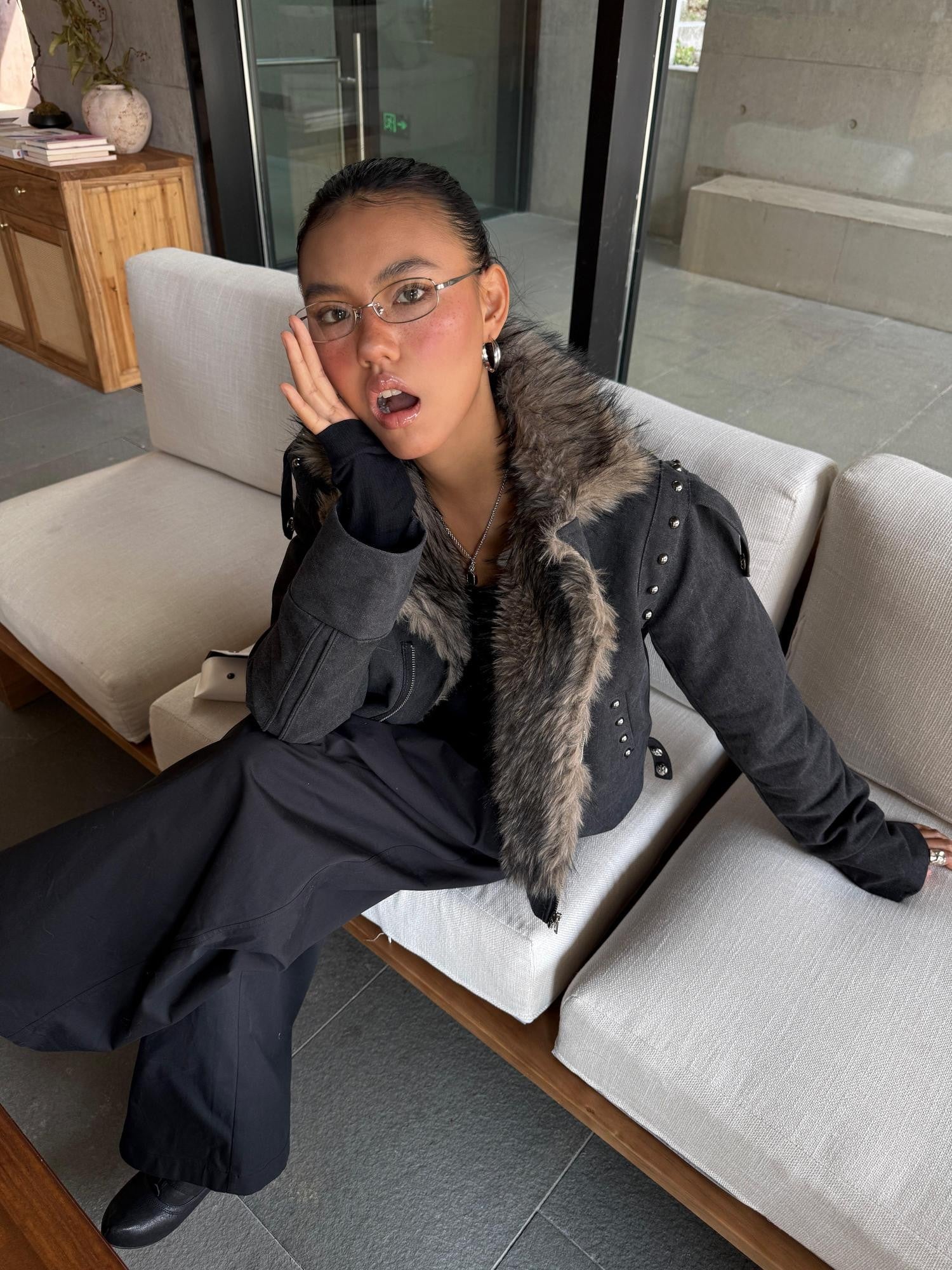 DETW onLine Cement Gray Studded Asymmetric Zip Fur Collar Cropped Women&