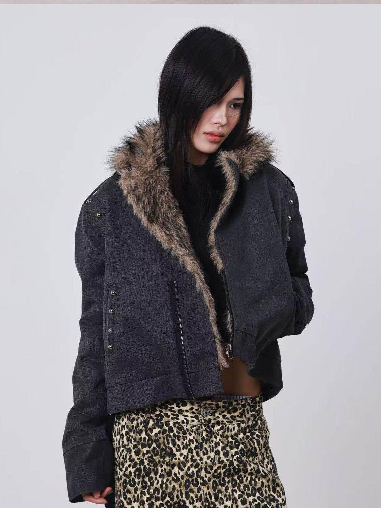 DETW onLine Cement Gray Studded Asymmetric Zip Fur Collar Cropped Women&