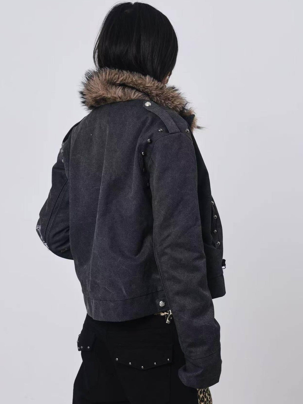 DETW onLine Cement Gray Studded Asymmetric Zip Fur Collar Cropped Women&