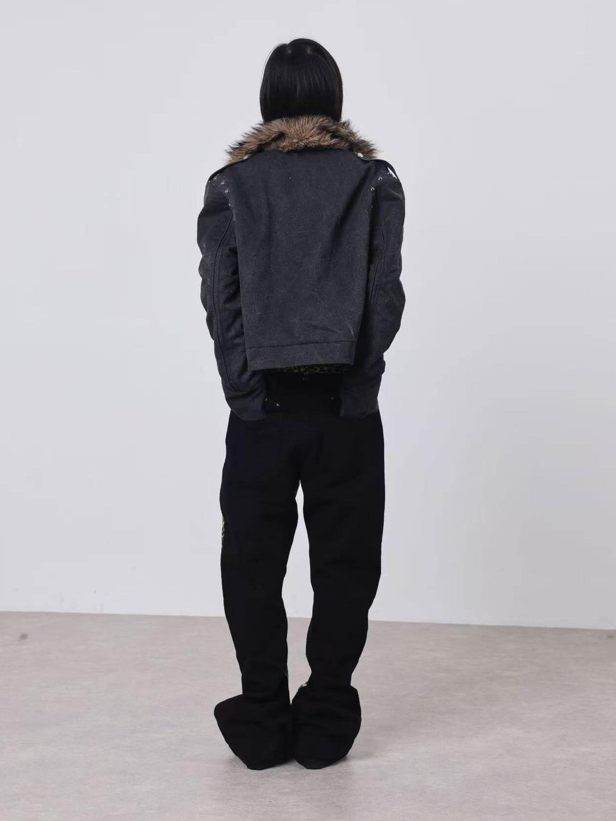 DETW onLine Cement Gray Studded Asymmetric Zip Fur Collar Cropped Women&