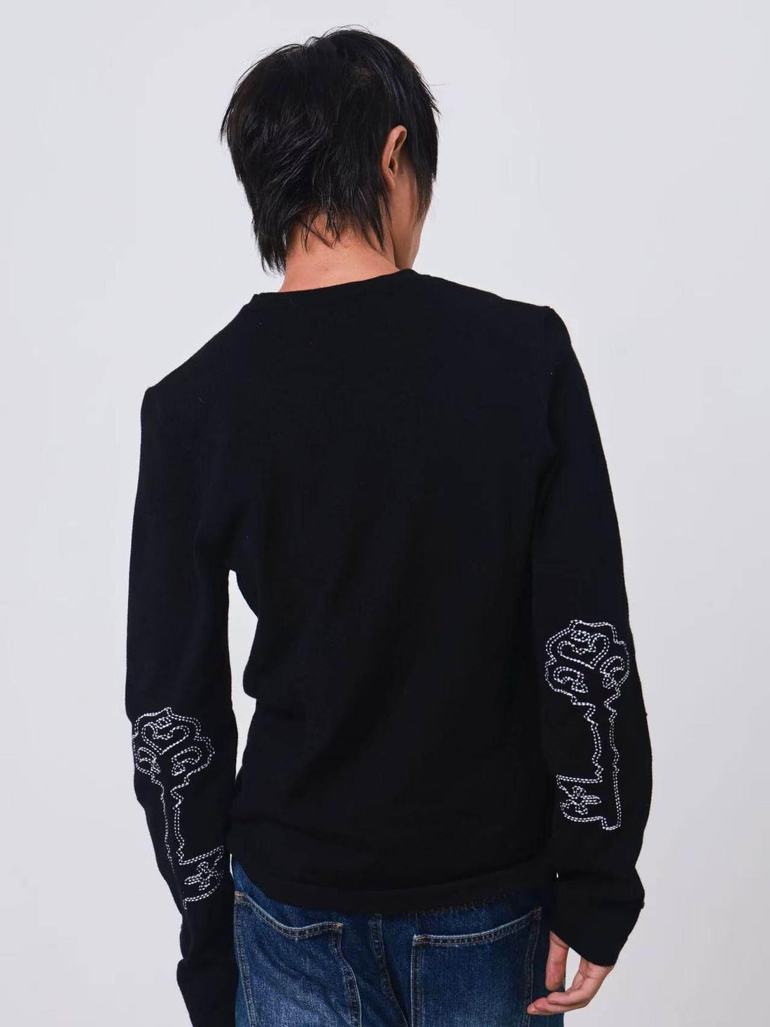 DETW onLine Dark Geometric Key Embroidery Slim Crewneck Women&