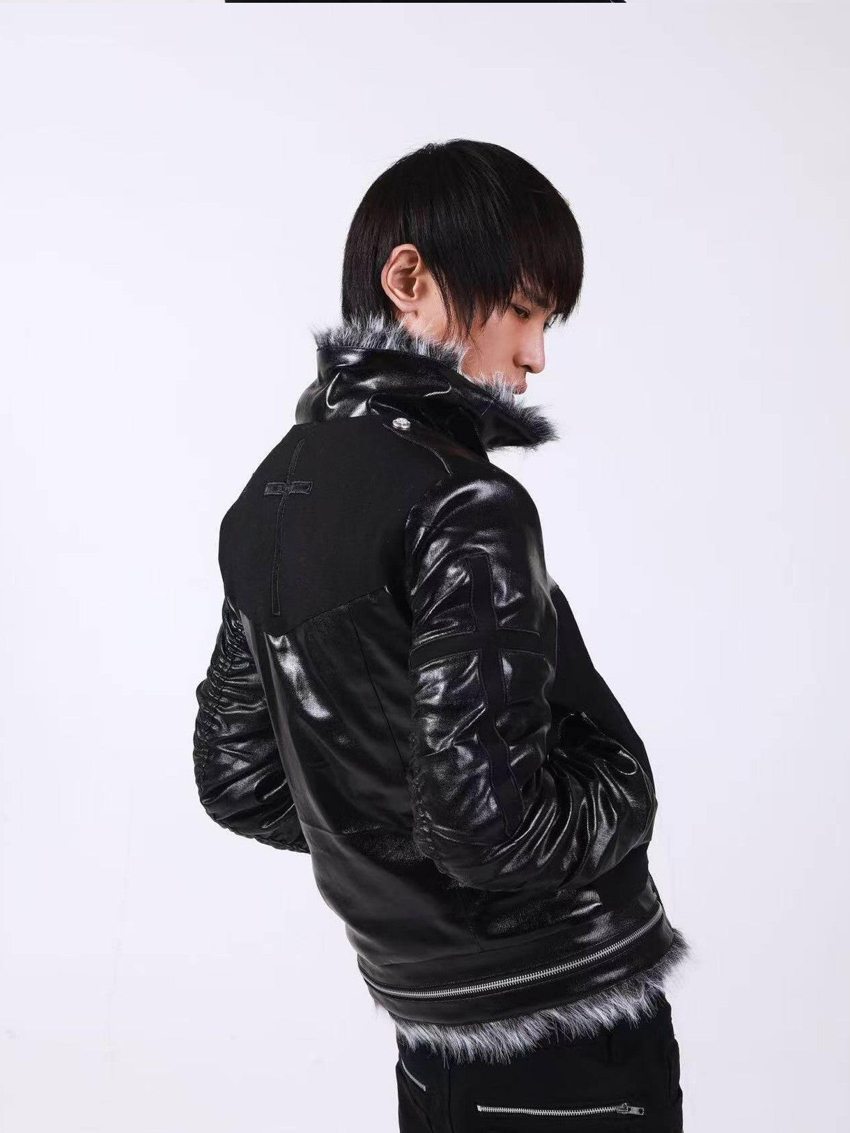 DETW onLine Dark Knight Cross Washed Wax Faux Fur Collar Women&