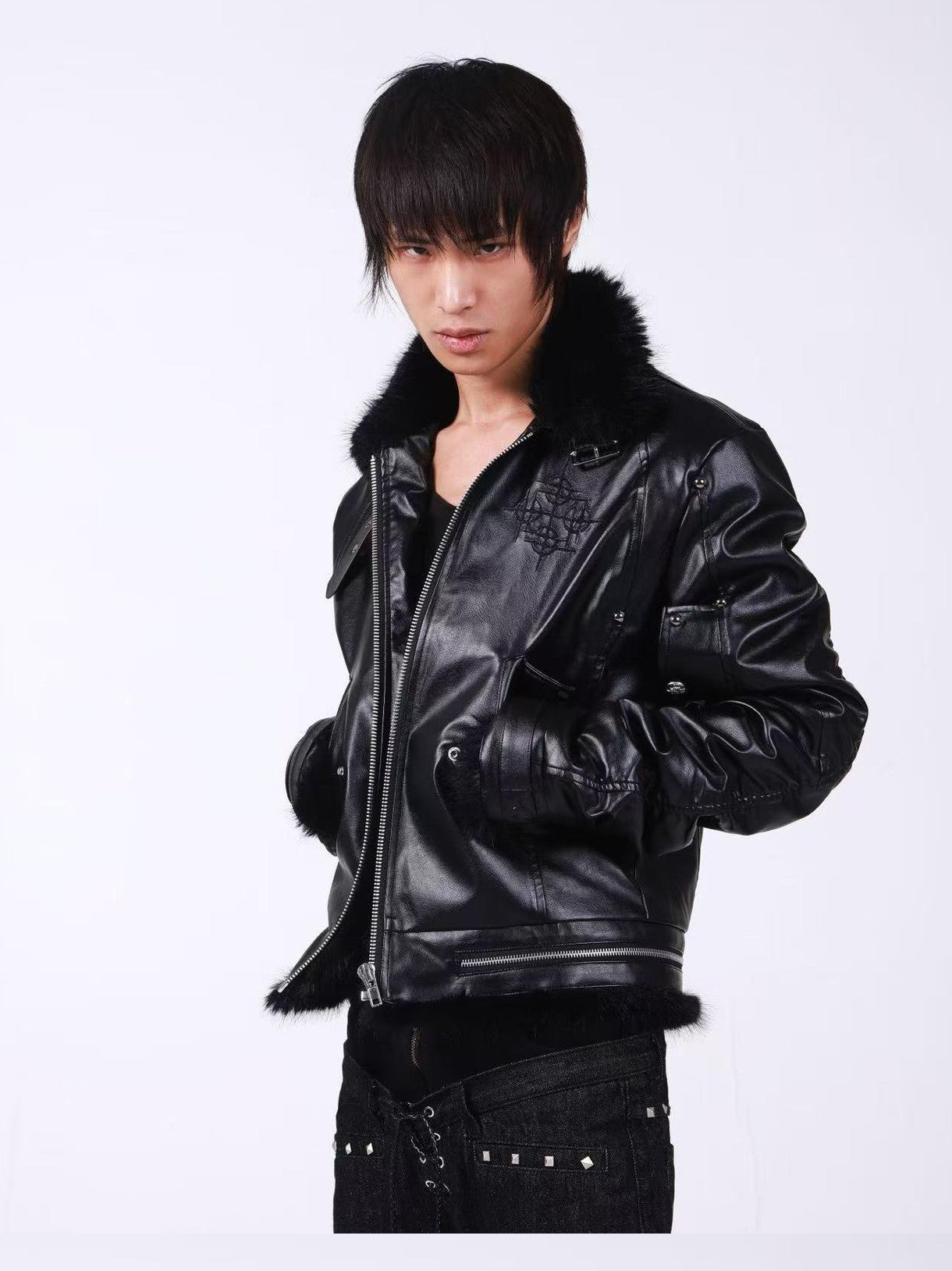 DETW onLine Embroidered Patchwork Fur Bomber Metal Hardware Women&