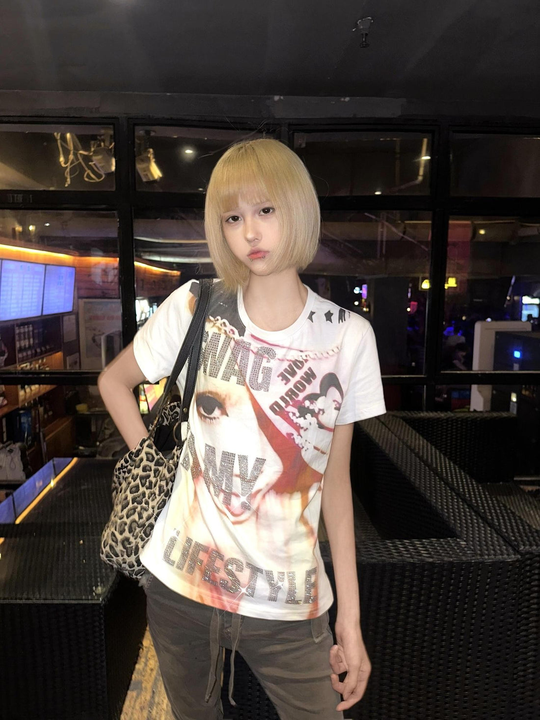 DETW onLine Portrait Rhinestone Digital Print Retro Women&