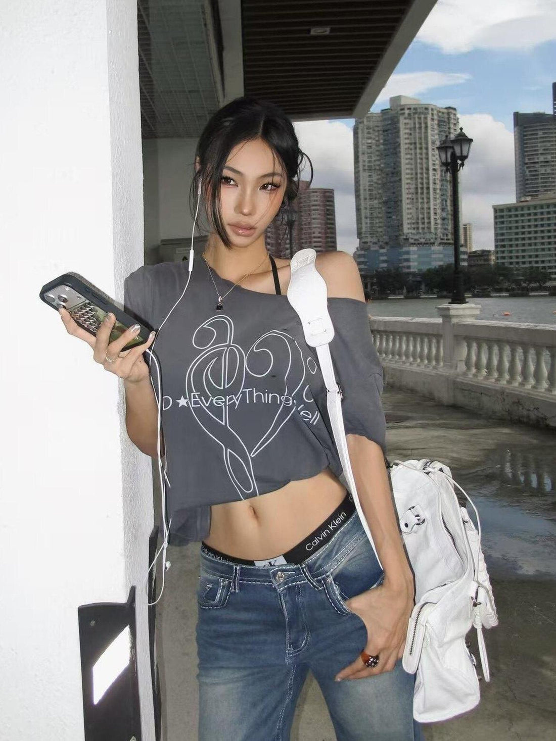 DETW onLine Washed Distressed Music Note Print Women&