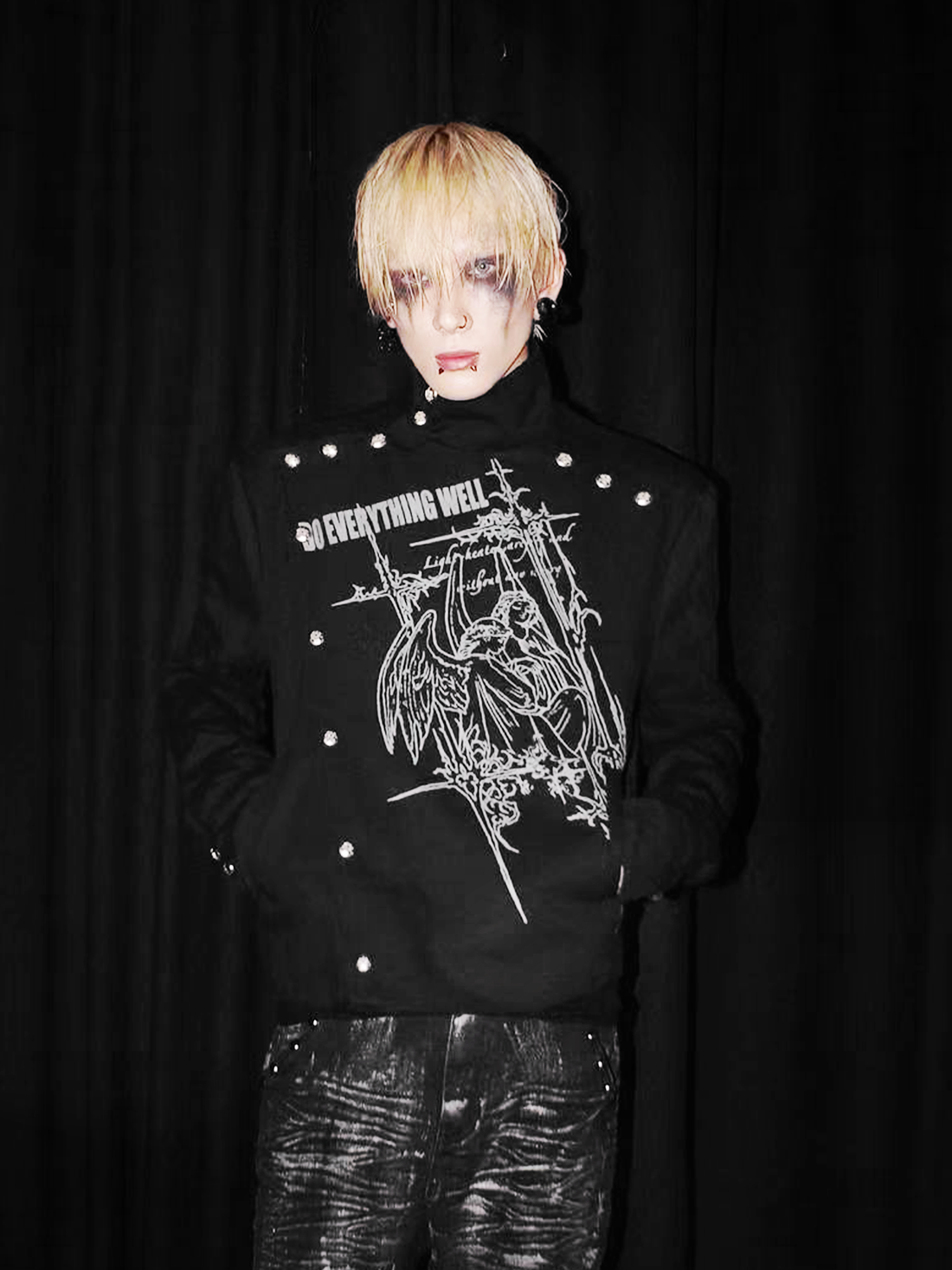 DETW online Asymmetric Metal Buckle Denim Jacket