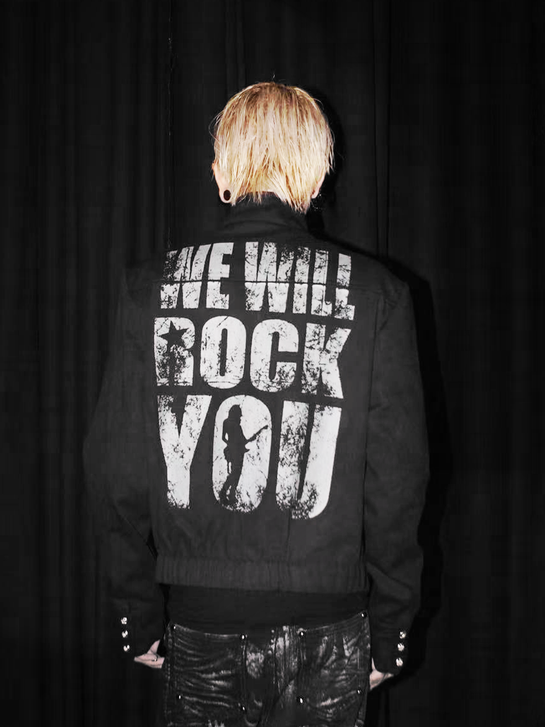 DETW online Asymmetric Metal Buckle Denim Jacket