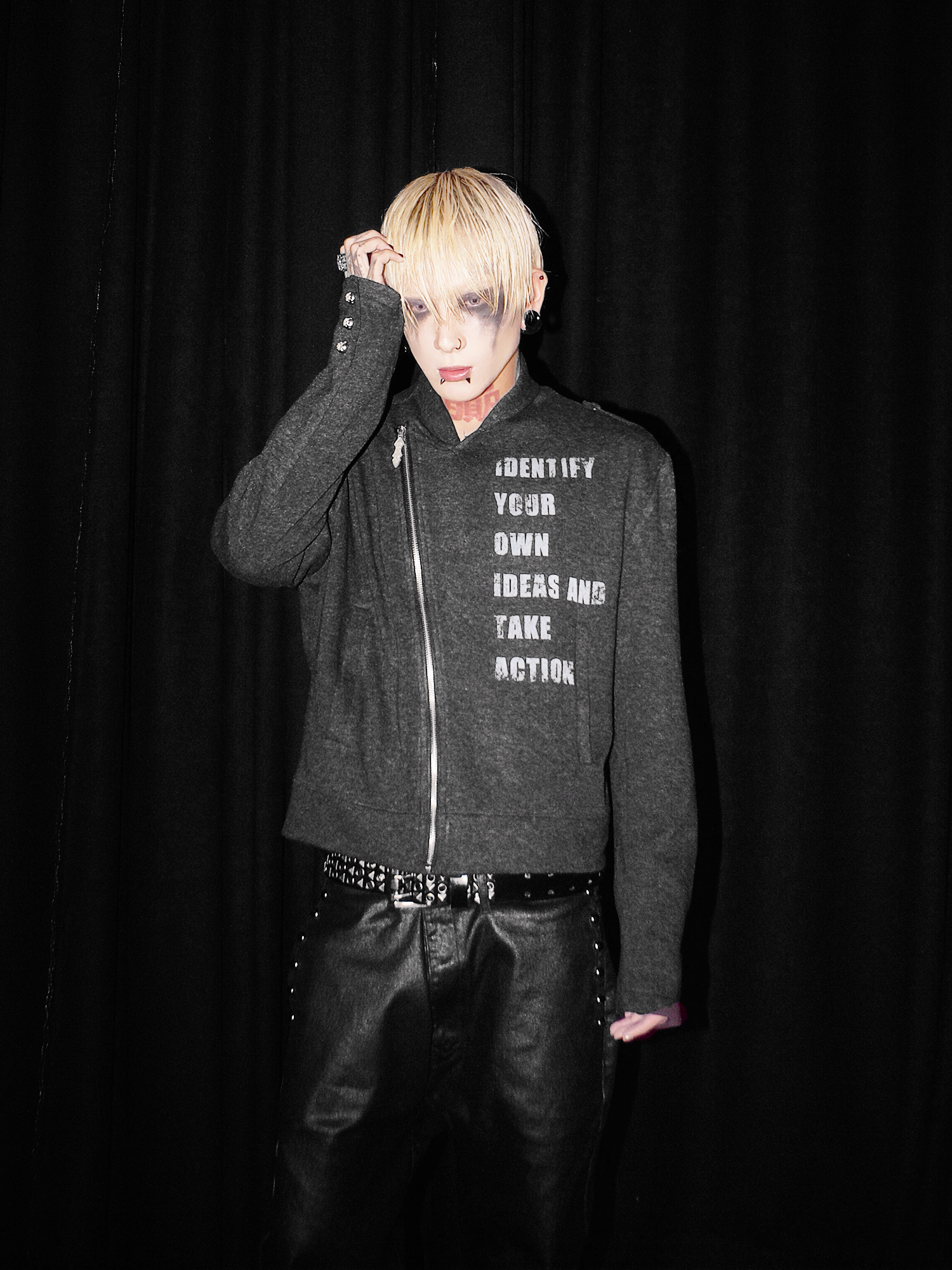 DETW online Asymmetric Zip Bionic Silk Jacket