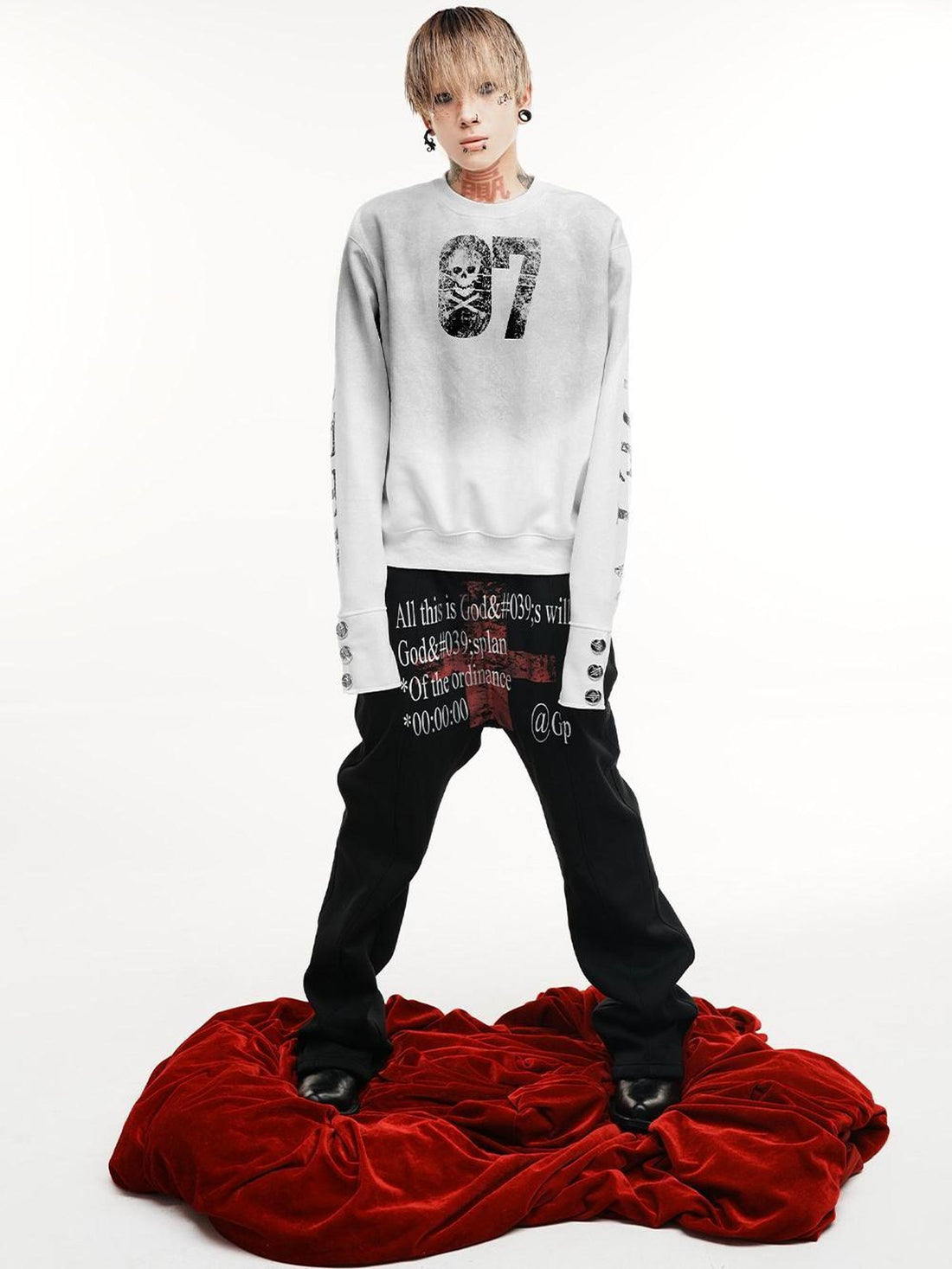 DETW online Dirty Wash Distressed Snap Placket Box Crop Sweatshirt