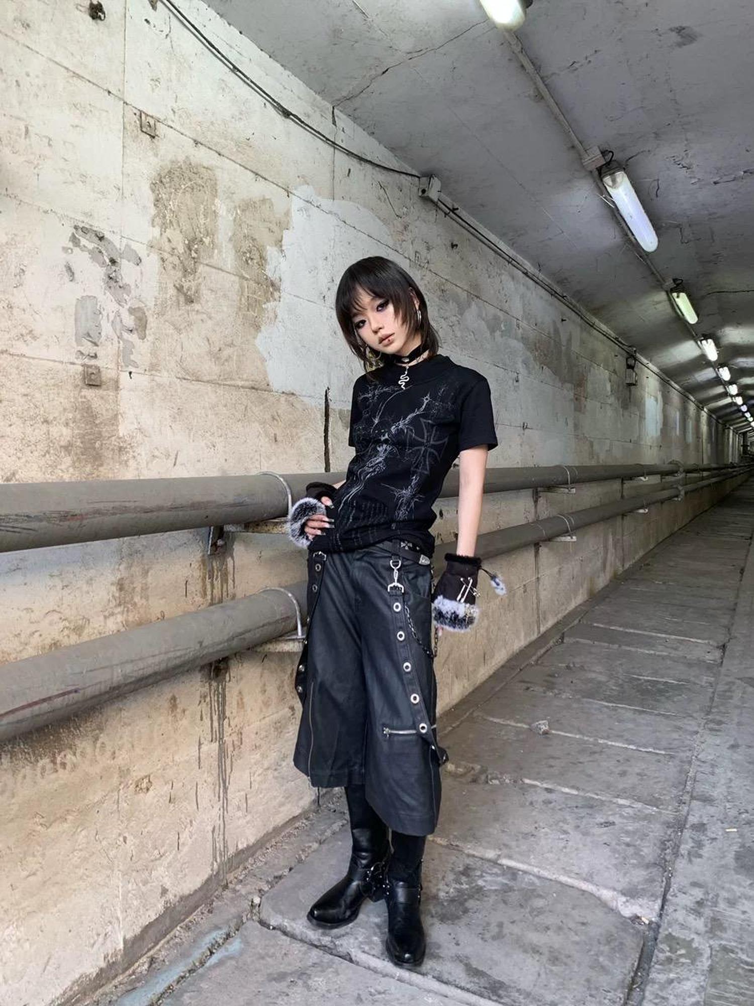 DETW online Double Collar Asymmetrical Tee