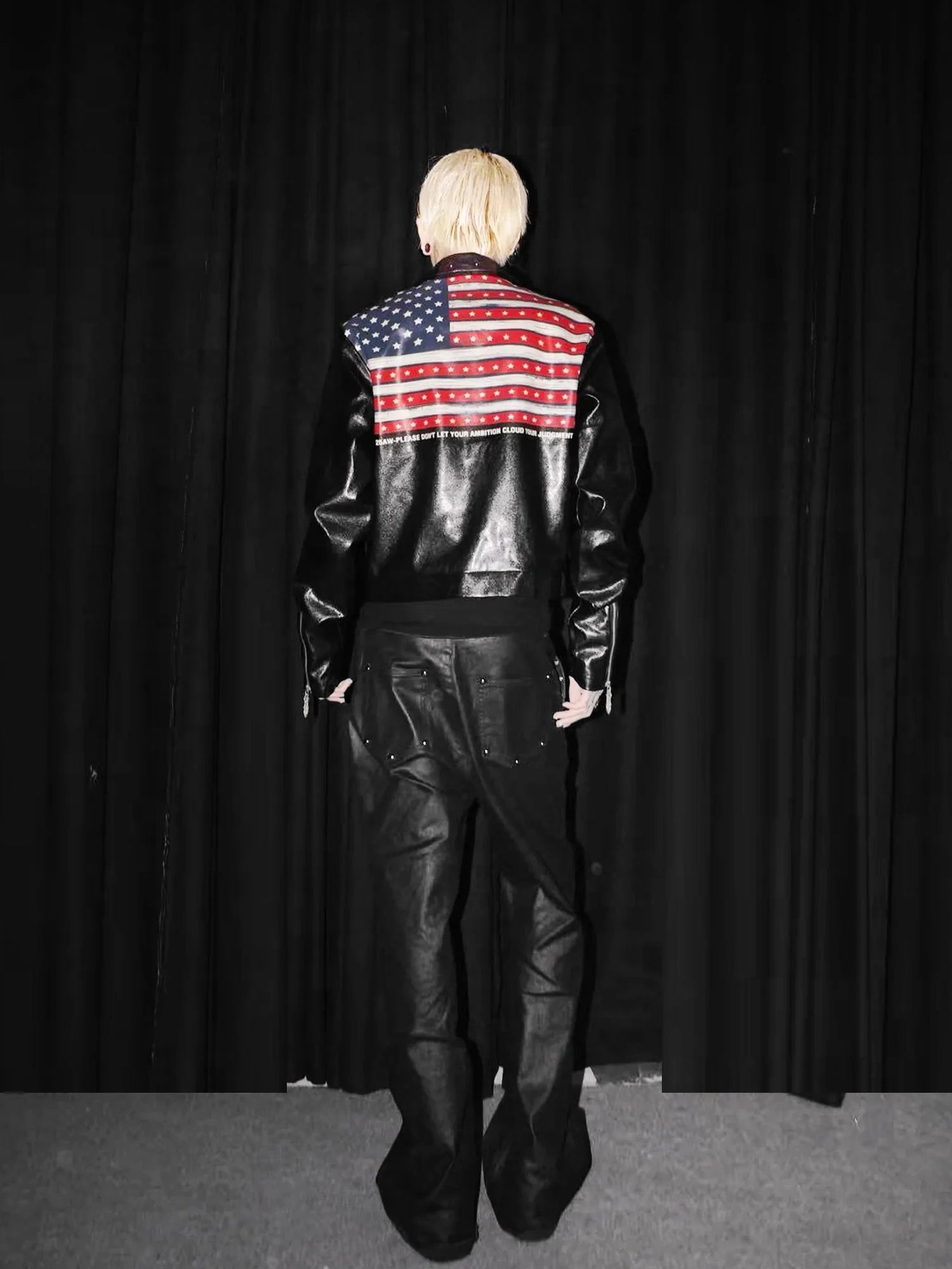 DETW online Kurze Lederjacke im Punk-Metal-Stil mit Nieten