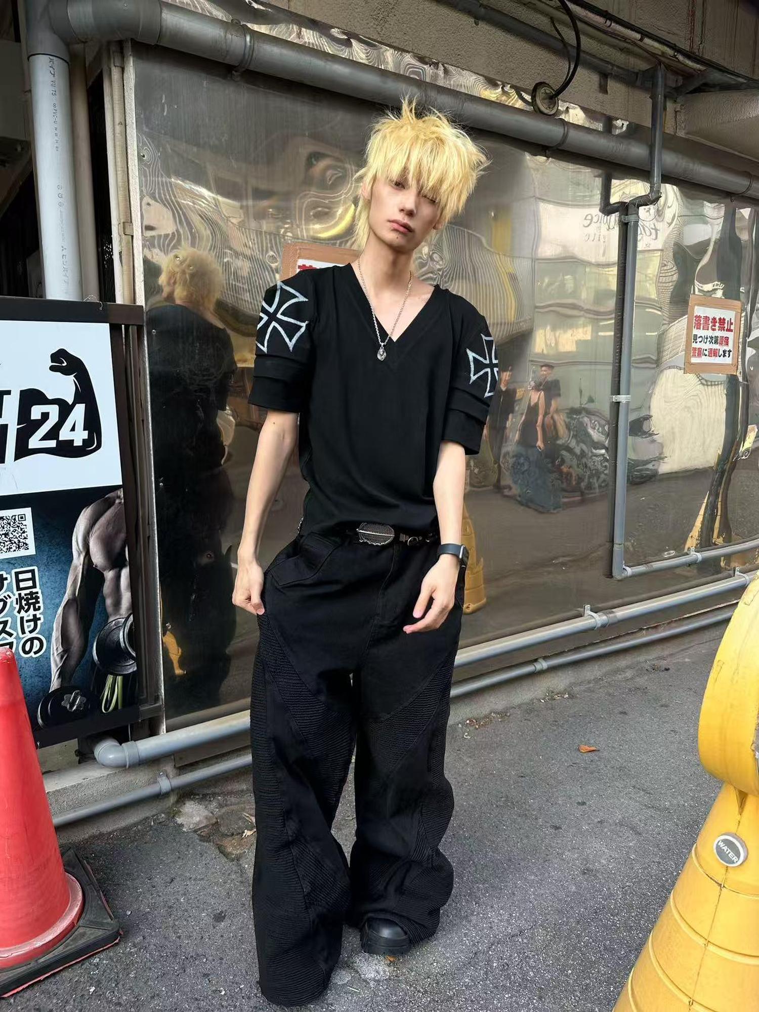 DETW online V-neck Structured Armor Sleeve Tee