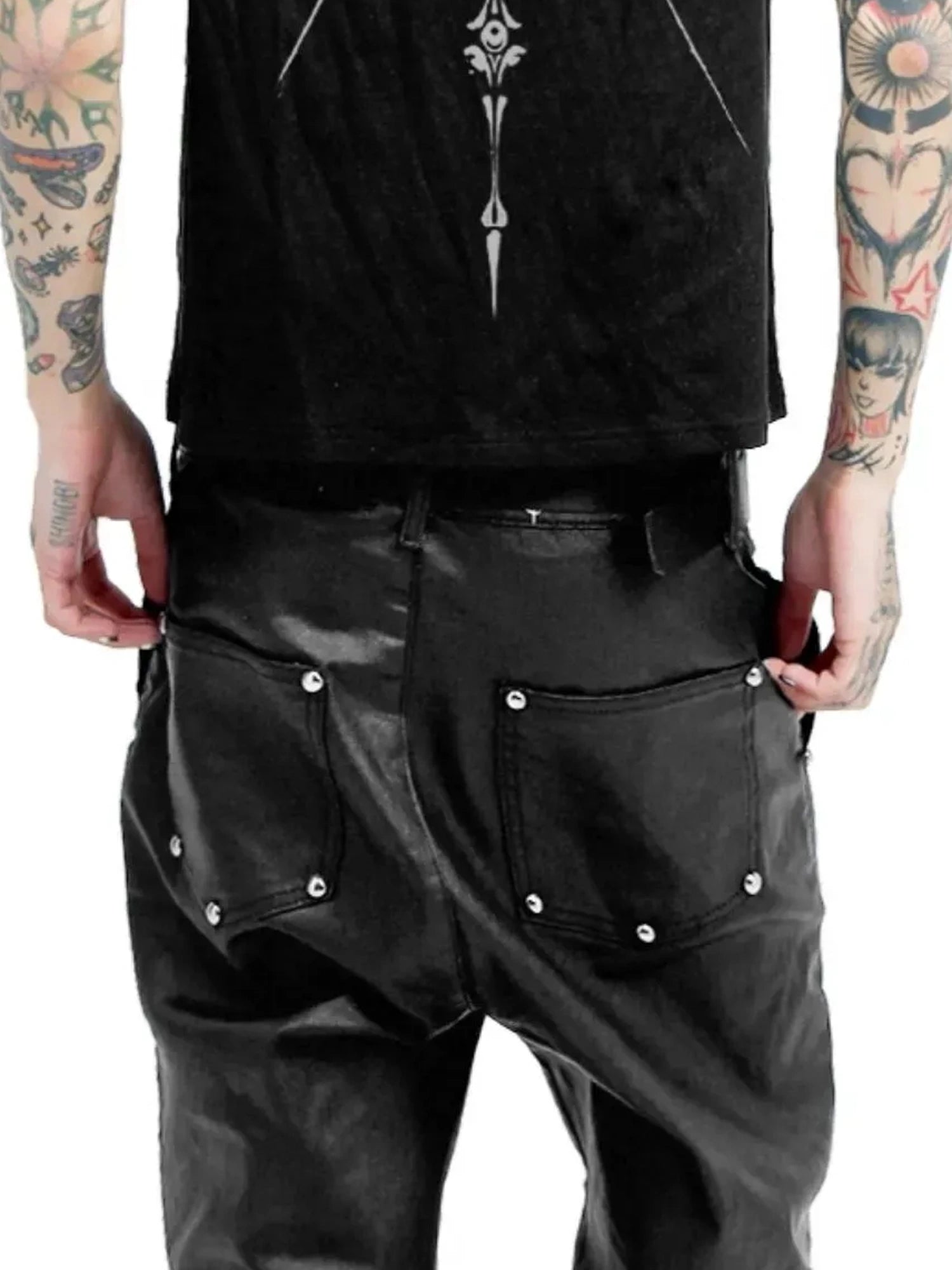 DETW online V-neck Structured Armor Sleeve Tee