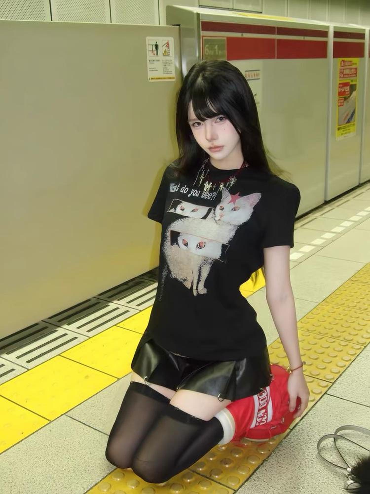 DETW online Vintage Slim Fit Cat Print Tees