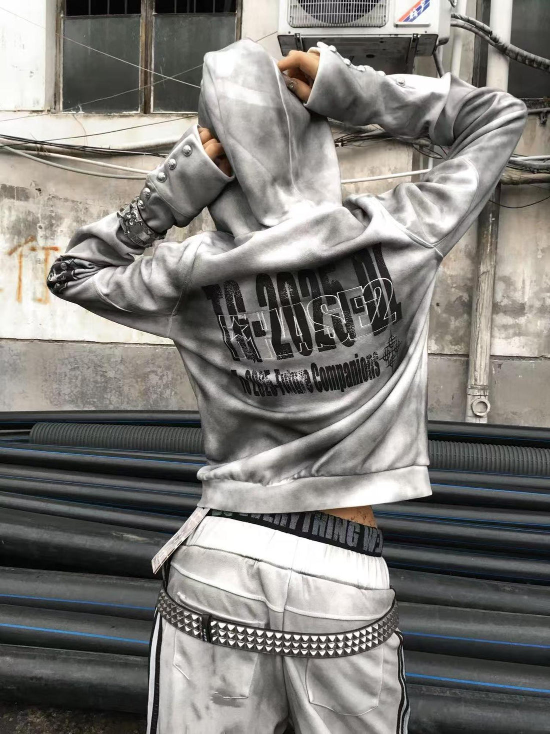 DETW online Washed White Spray Dirty Double Tiger Embroidered Hooded Zip Up