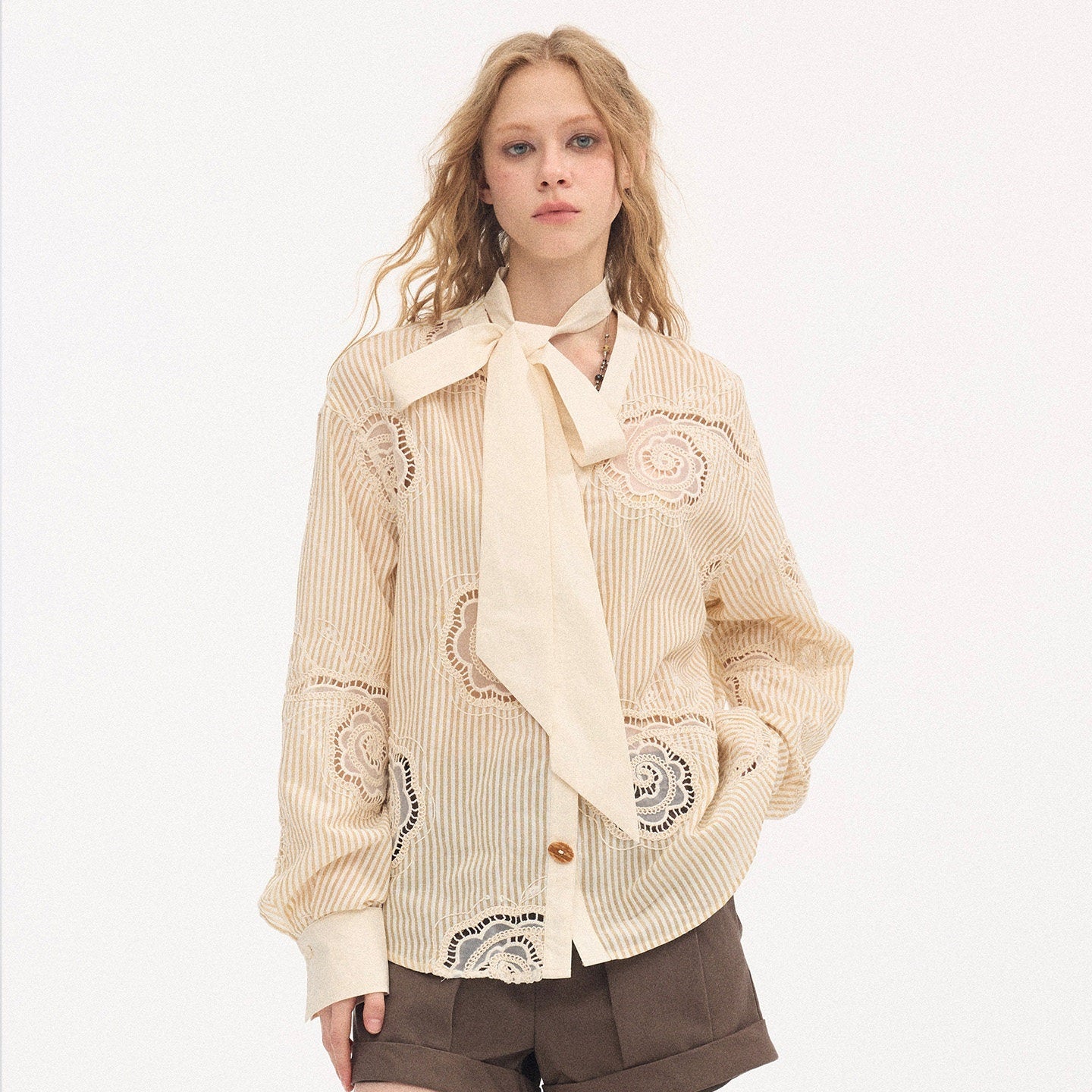 DIDDI_MODA_Beige_Embroidered_Bow_Tie_Women&