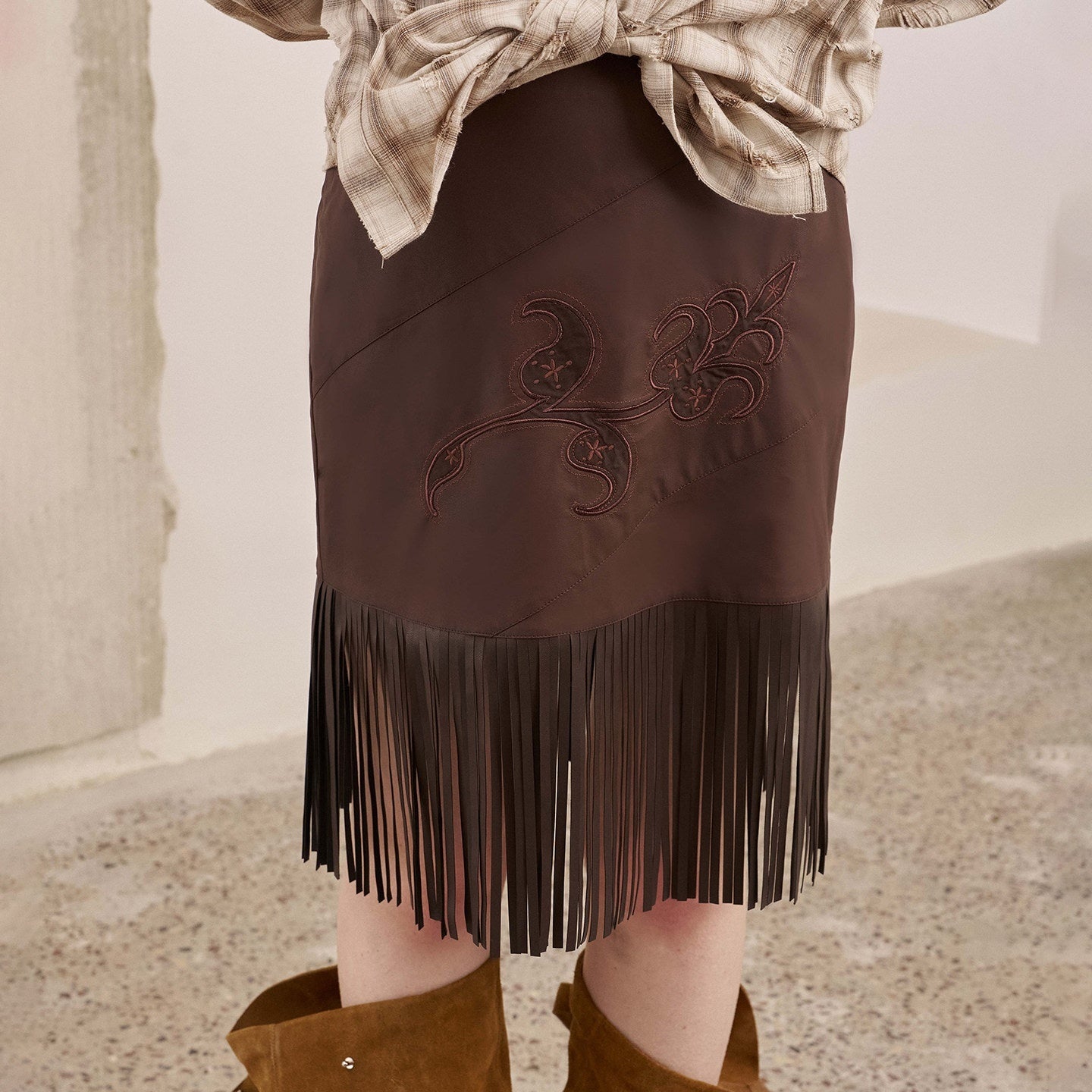 DIDDI_MODA_Brown_Patch_Embroidered_Tassel_Straight_Mid_Waist_Women&