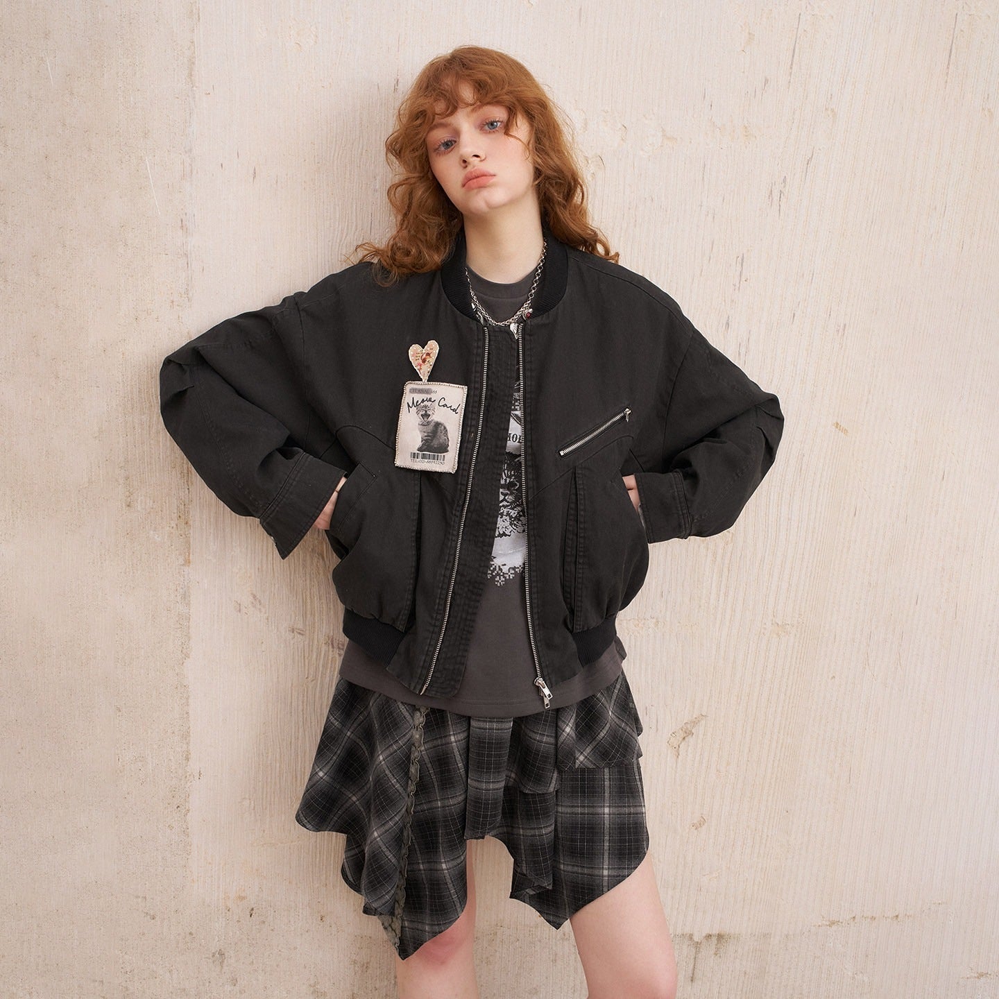 DIDDI_MODA_Cat_Badge_Washed_Zipper_Loose_Short_Drop_Shoulder_Women&