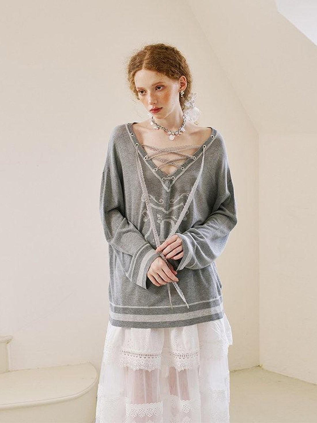 DIDDI MODA Cute Distressed Colorblock V-neck Women&