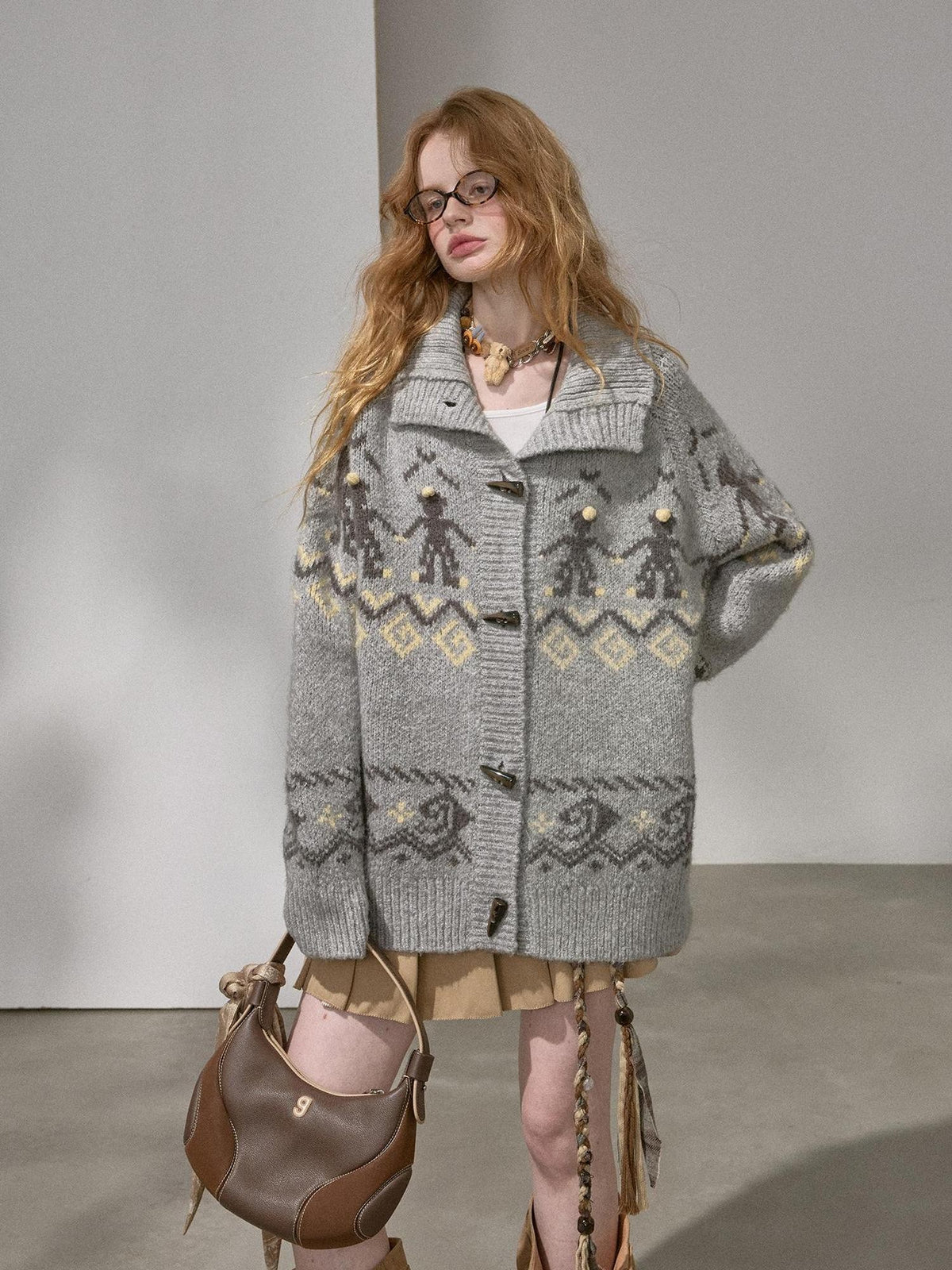 DIDDI MODA Fair Isle Dancing Figure Faux Horn Button Women&