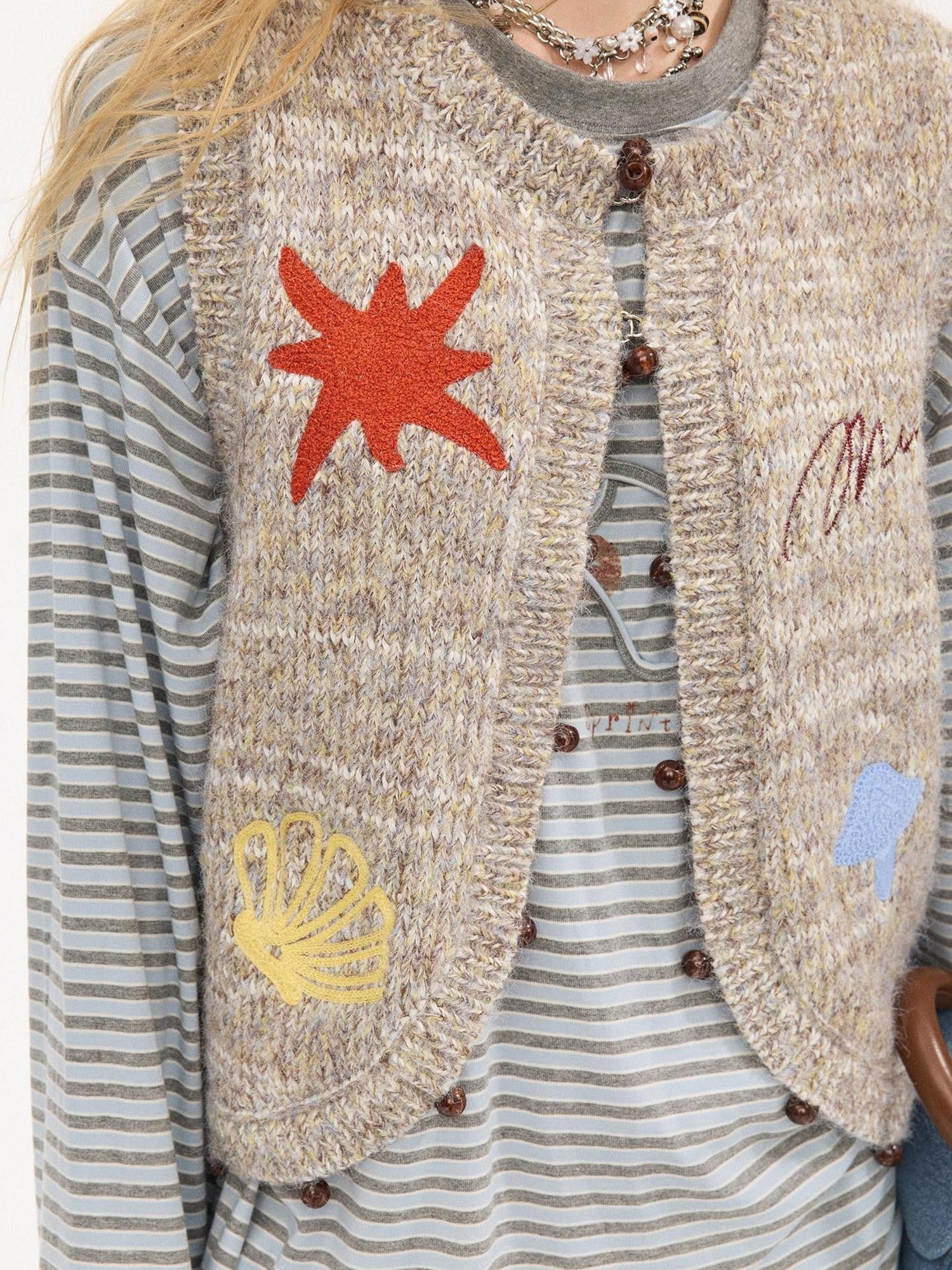 DIDDI MODA Multicolor Beaded Embroidered Lettered Single Button Women&