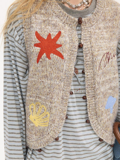 DIDDI MODA Multicolor Beaded Embroidered Lettered Single Button Women&