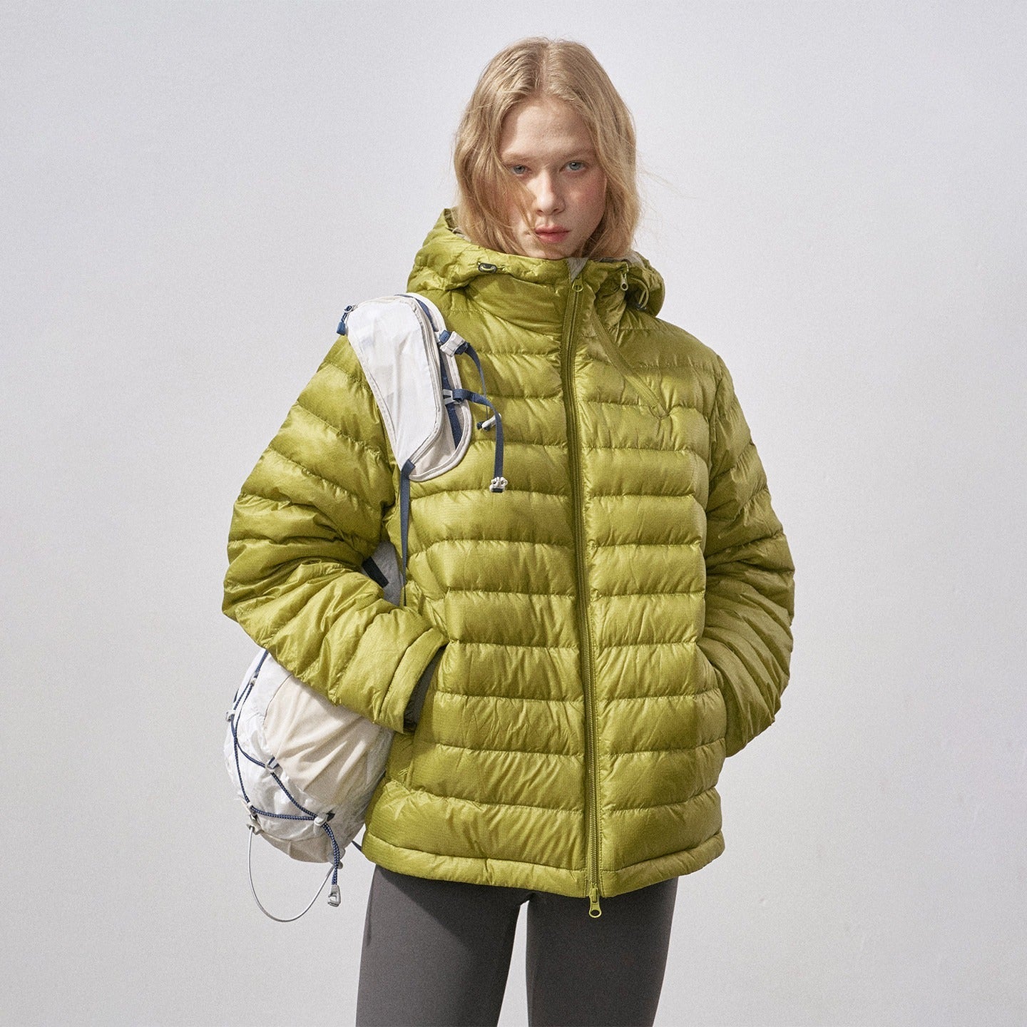 DIDDI_MODA_Ribbed_Quilted_Hooded_Zipper_Short_Thin_Women&