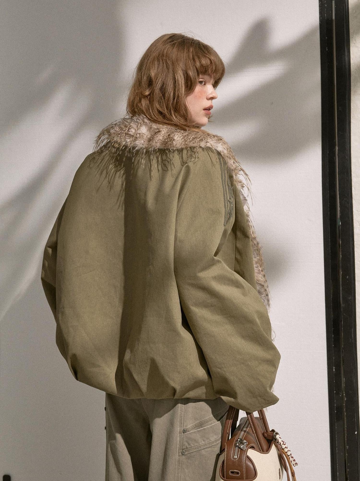 DIDDI MODA White Embroidered Fur Collar Drop Shoulder Women&