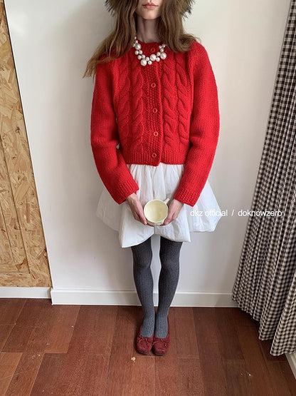 DKZ_OFFICIAL_100_%_Wool_Cropped_Cardigan_With_Cable_Knit_Pattern_MISSTT