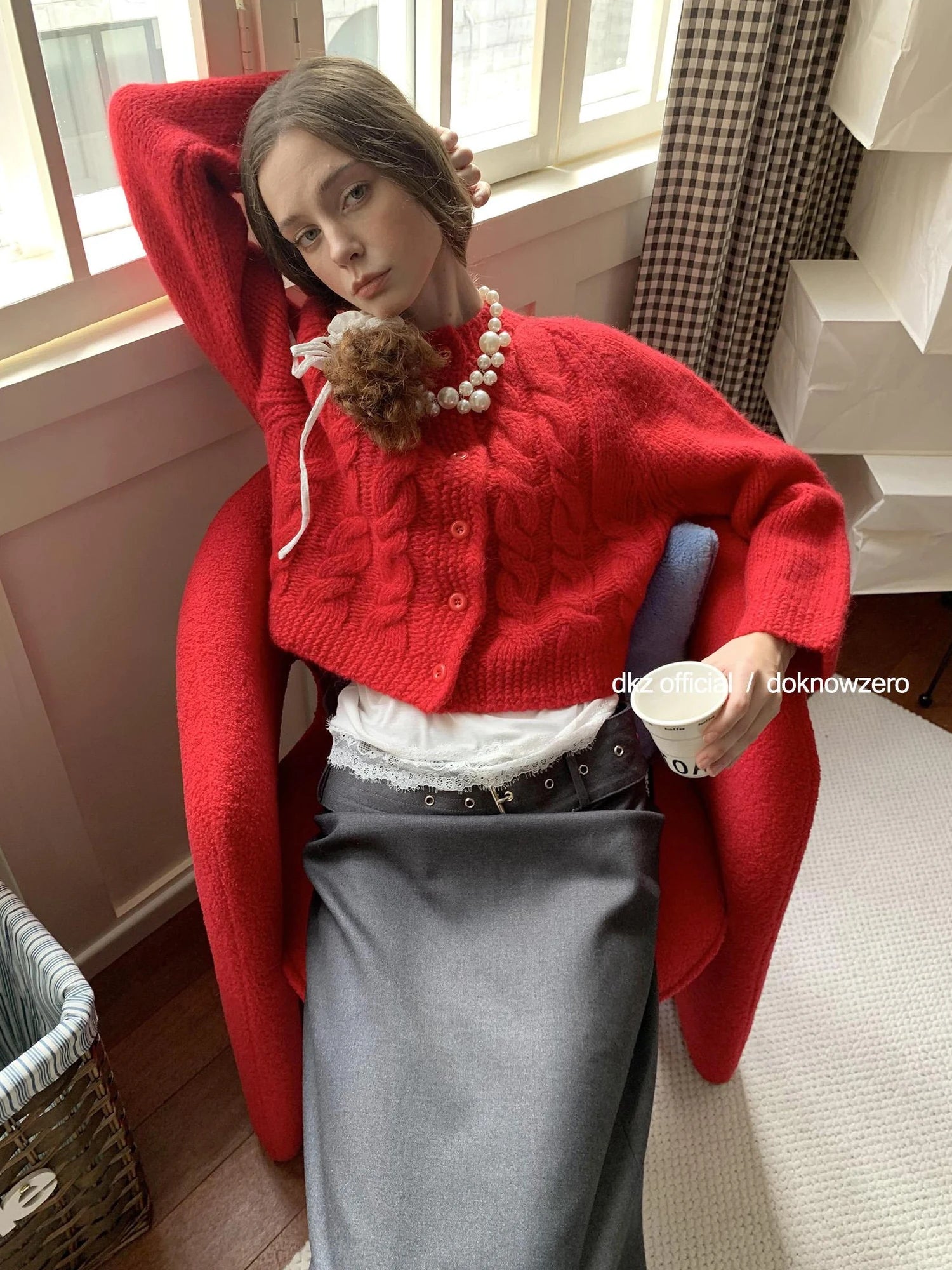 DKZ OFFICIAL 100 % Wool Cropped Cardigan With Cable Knit Pattern