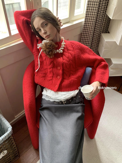 DKZ OFFICIAL 100 % Wool Cropped Cardigan With Cable Knit Pattern
