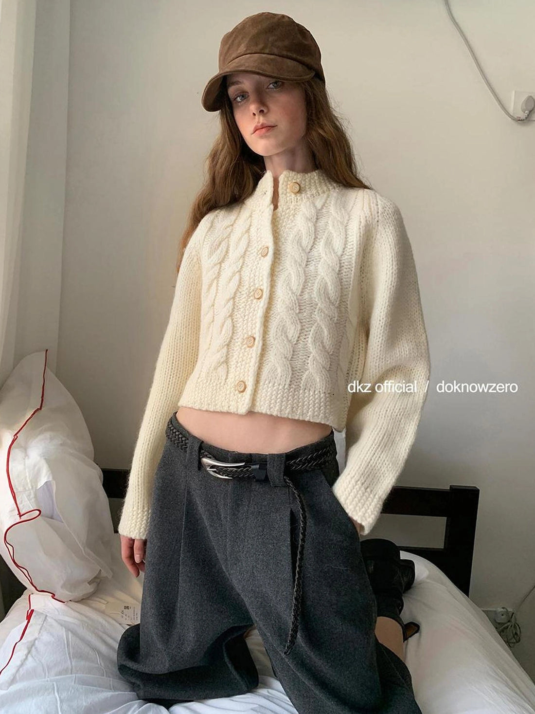 DKZ OFFICIAL 100 % Wool Cropped Cardigan With Cable Knit Pattern