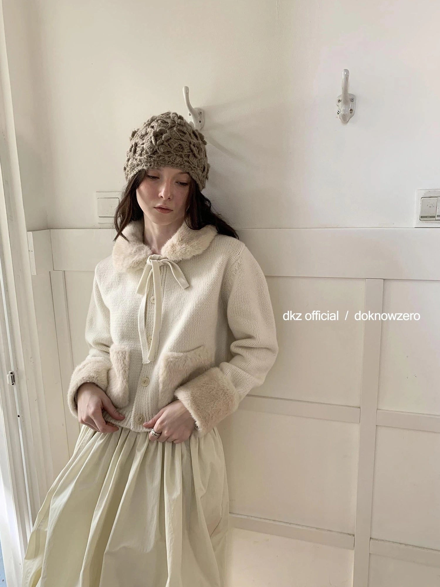 50 Percent Wool Detachable Collar Knit Cardigan Women Winter Short Coat V-neck T-shirt Long Sleeve