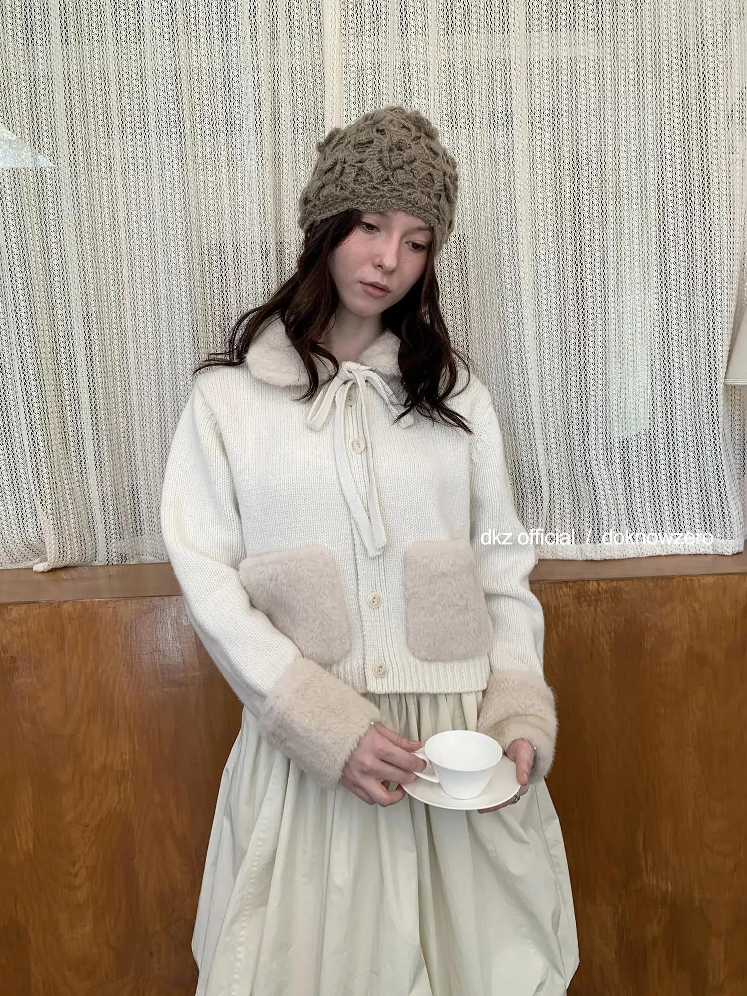 50 Percent Wool Detachable Collar Knit Cardigan Women Winter Short Coat V-neck T-shirt Long Sleeve