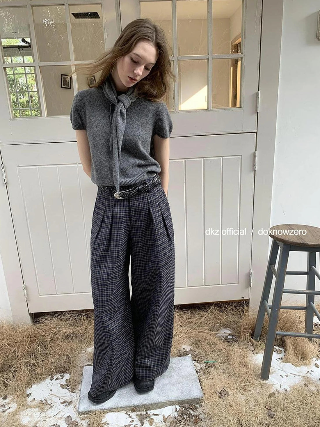 DKZ OFFICIAL 80 Wool Short Sleeve Knit Top With Scarf