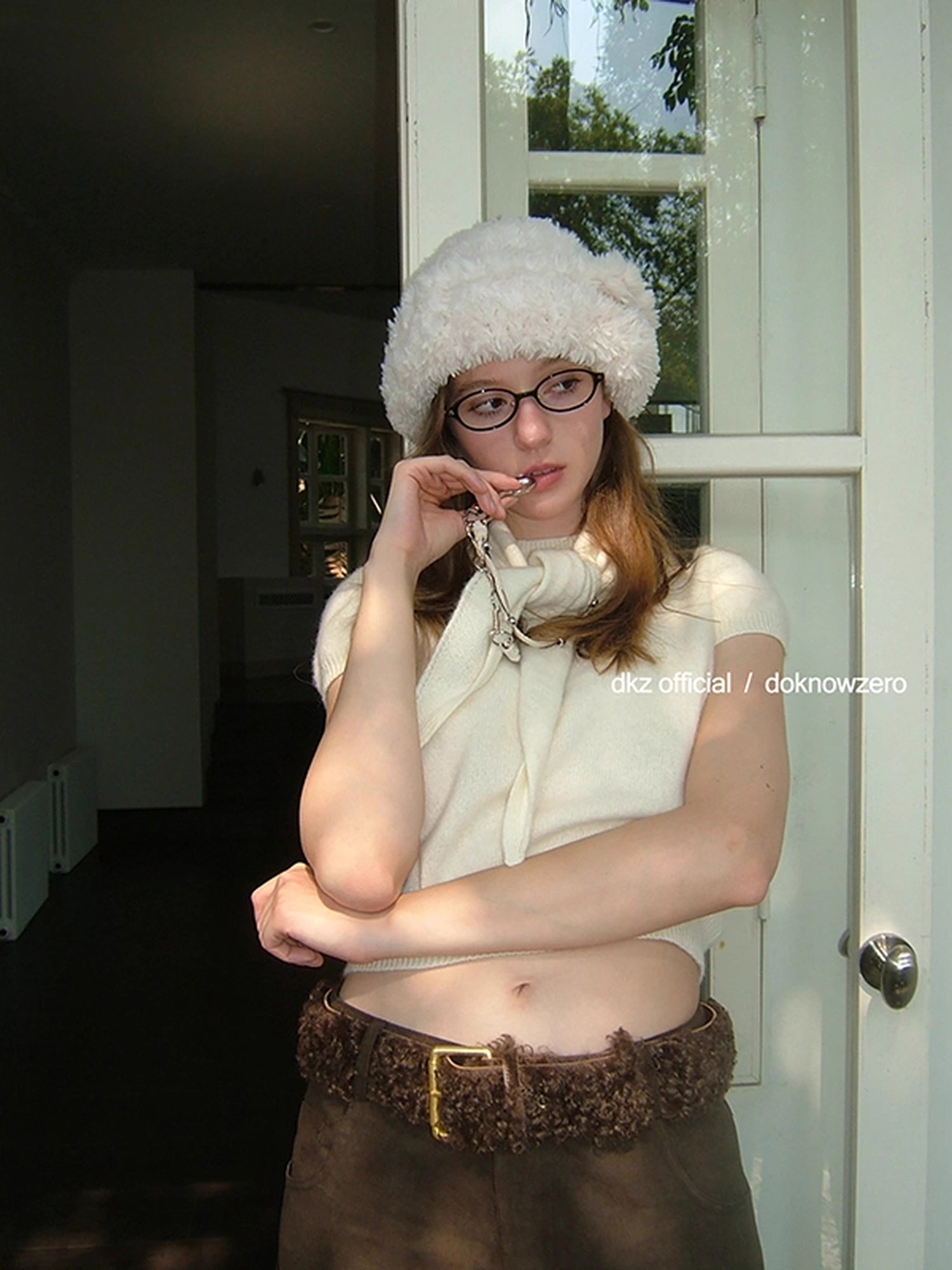DKZ_OFFICIAL_80_Wool_Short_Sleeve_Knit_Top_With_Scarf_MISSTT