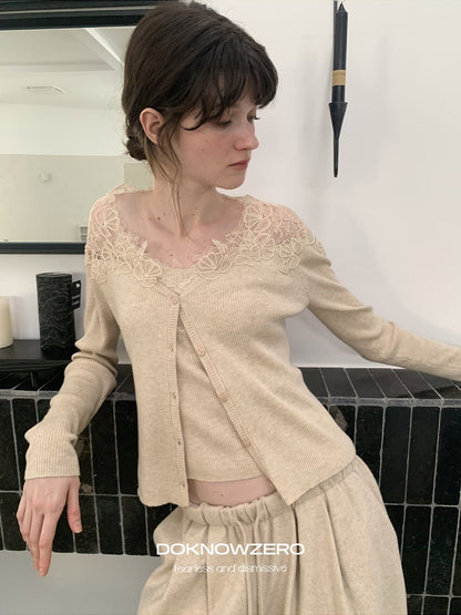 DKZ_OFFICIAL_Almond_Lace_Spliced_V-neck_Slim_Woven_Strap_Women&